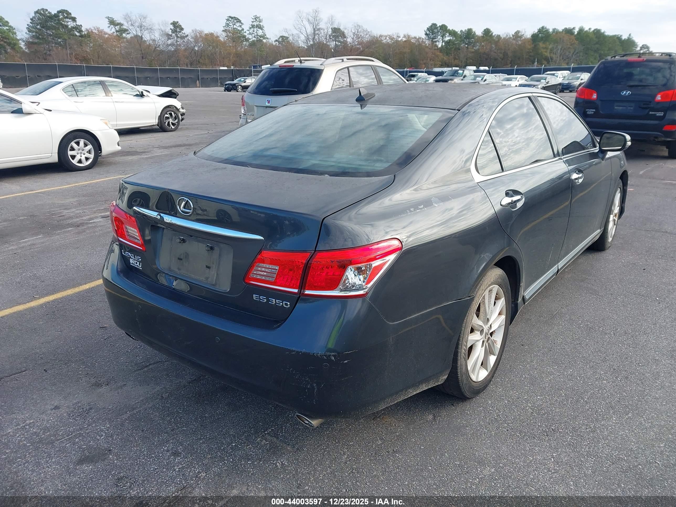 LEXUS ES image 4