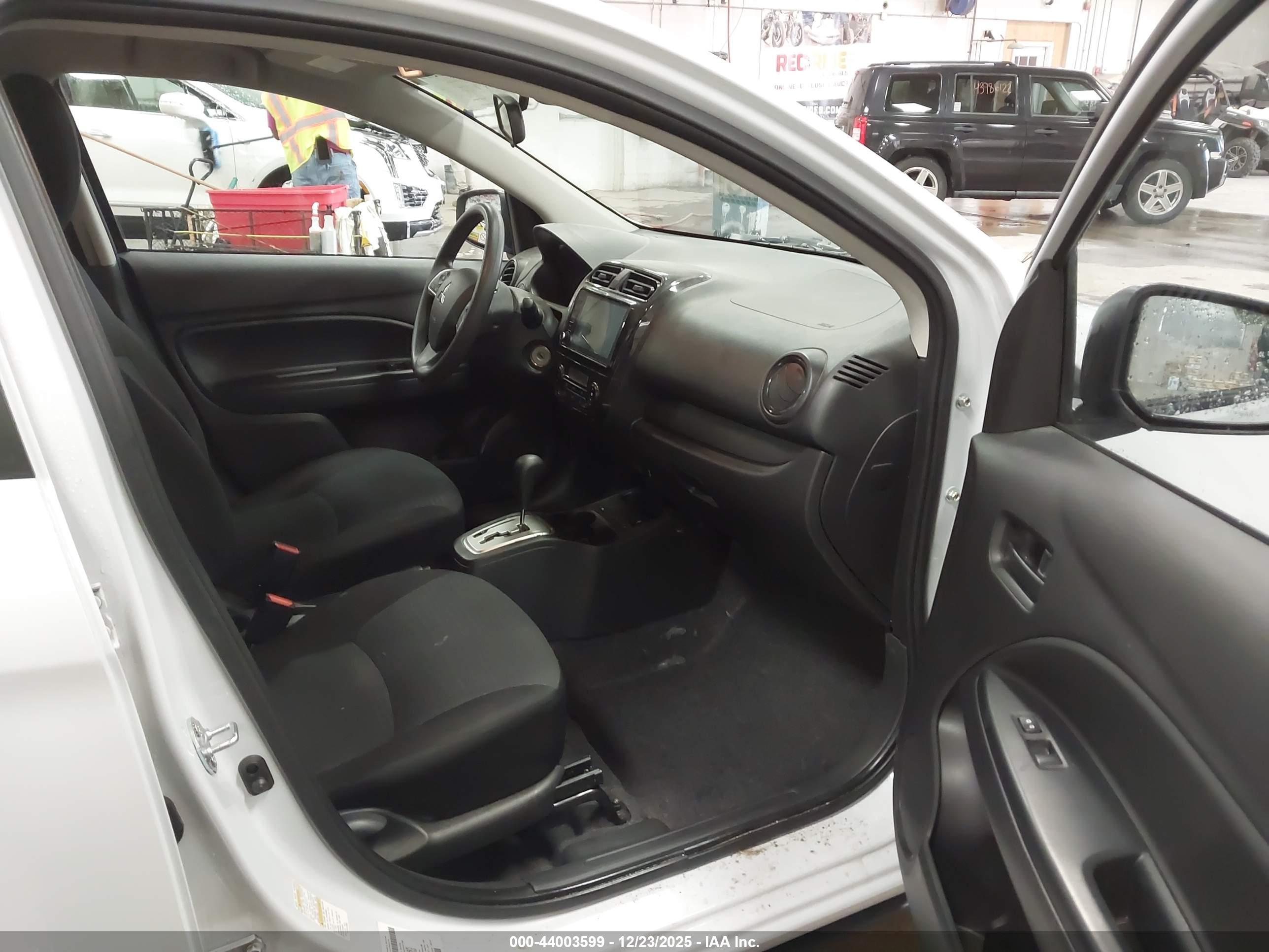 MITSUBISHI MIRAGE image 5