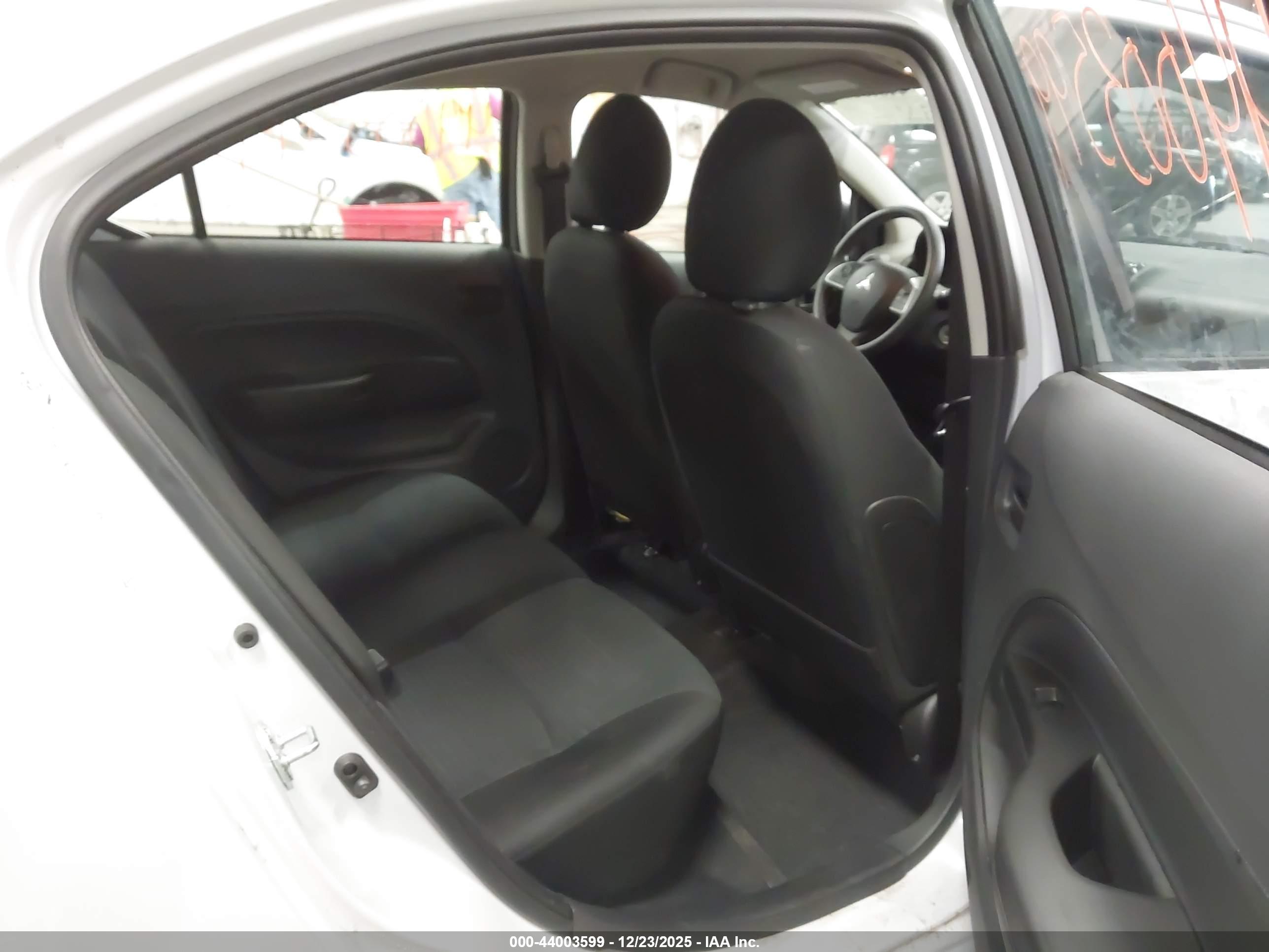MITSUBISHI MIRAGE image 8