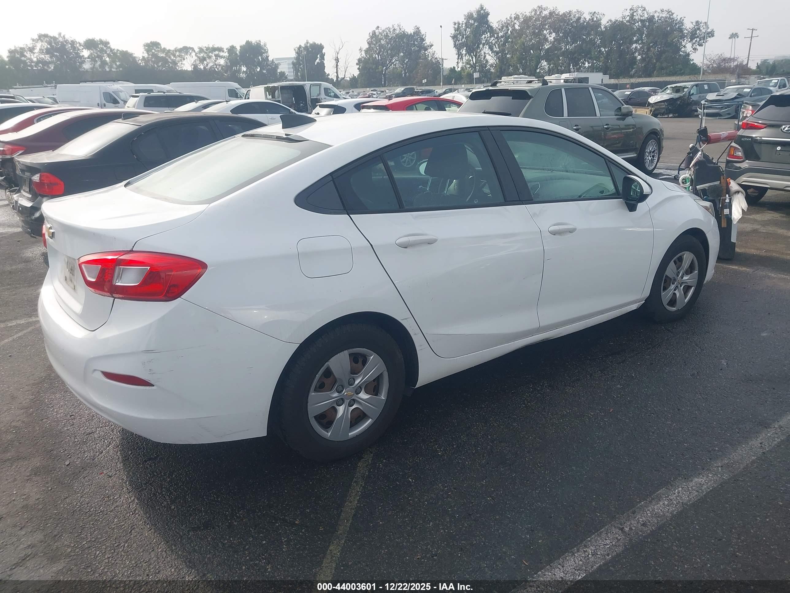 CHEVROLET CRUZE image 4