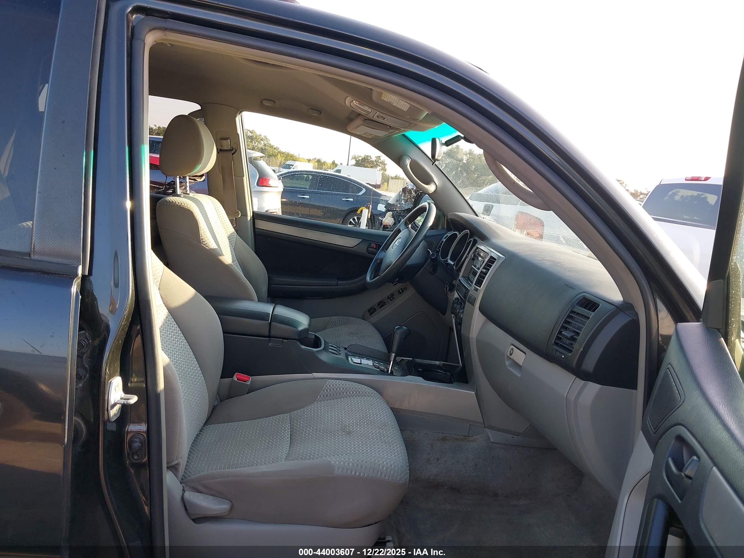 TOYOTA 4RUNNER image 5
