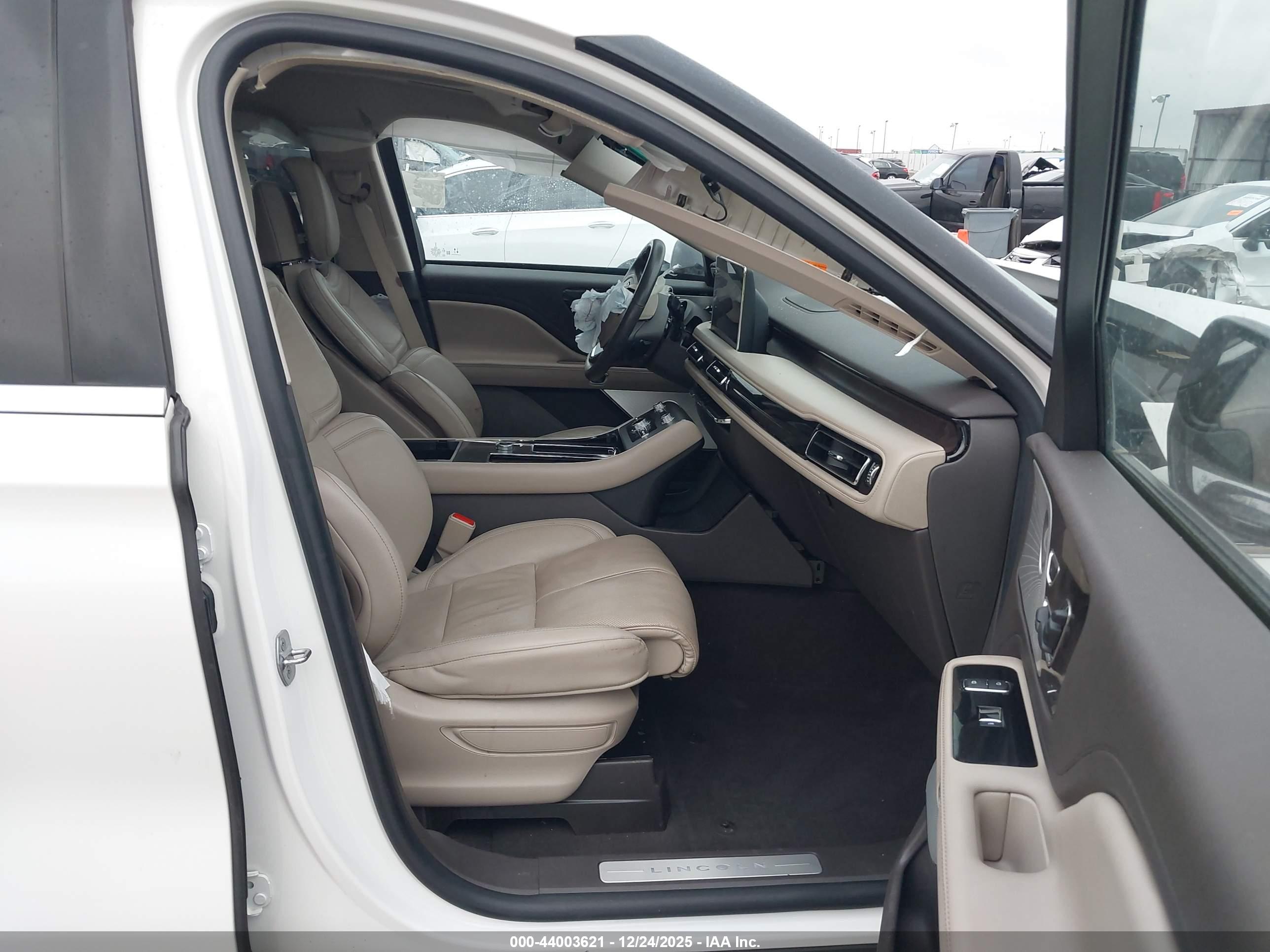 LINCOLN AVIATOR image 5