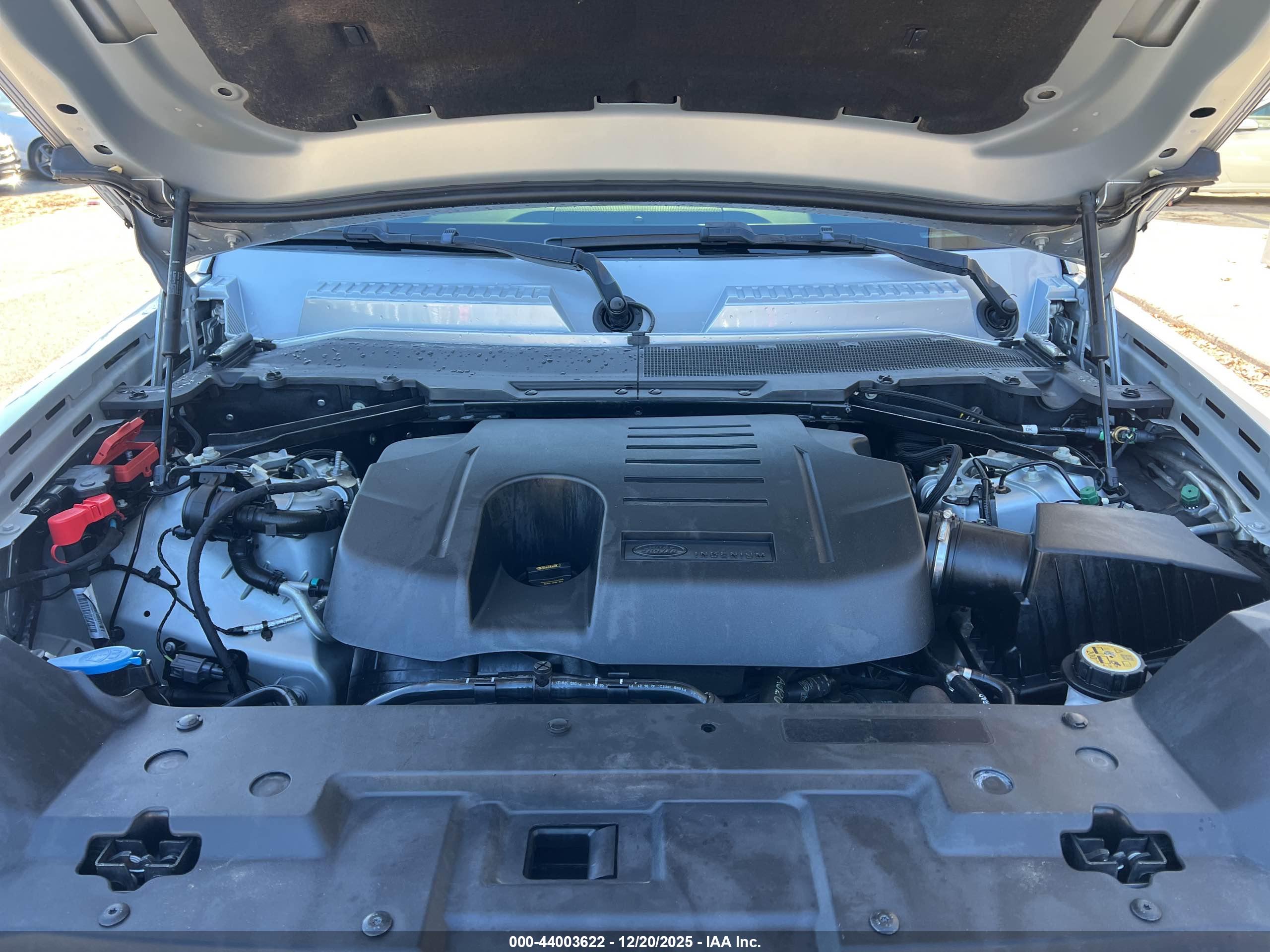 LAND ROVER image 10