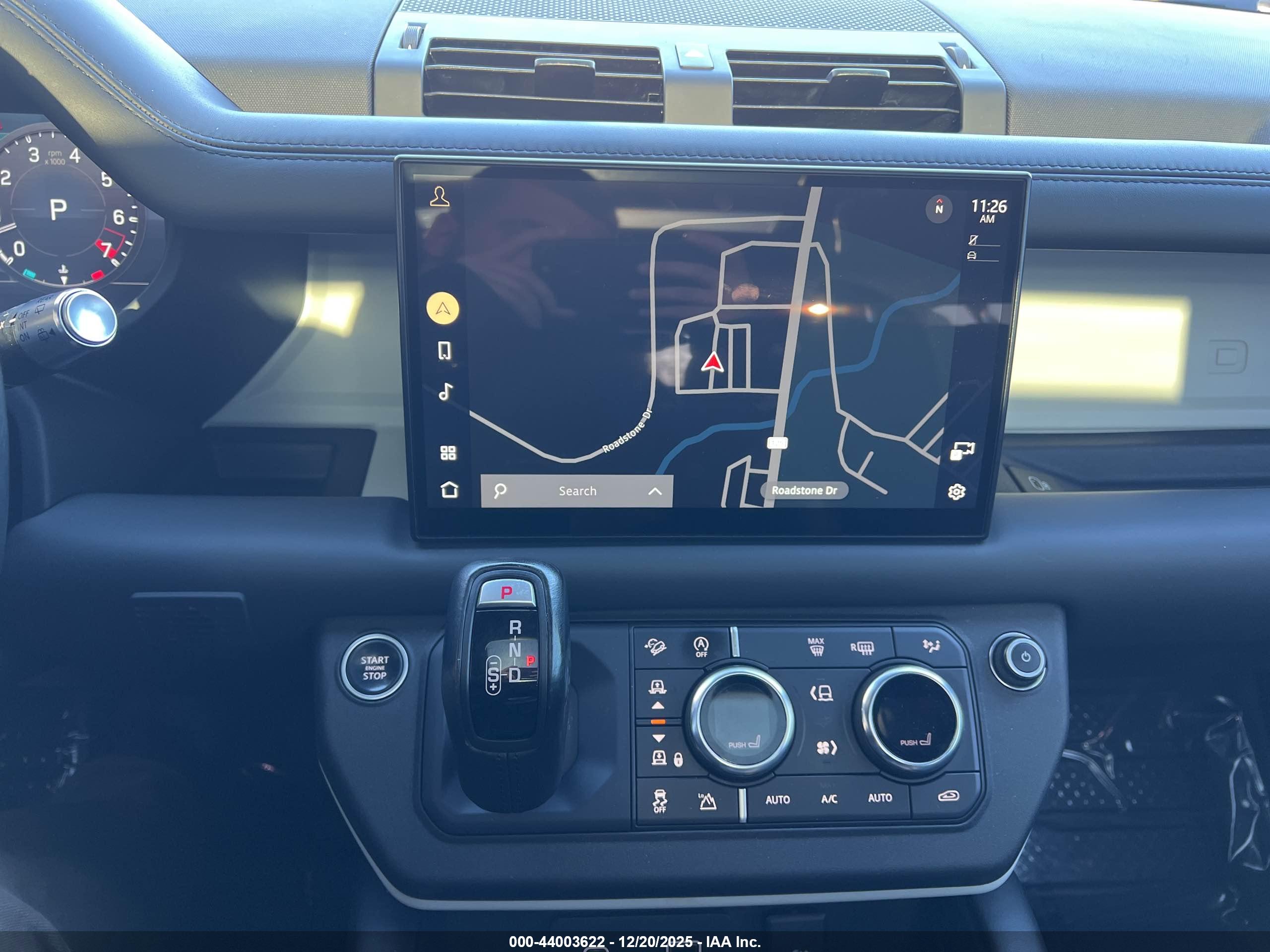 LAND ROVER image 6