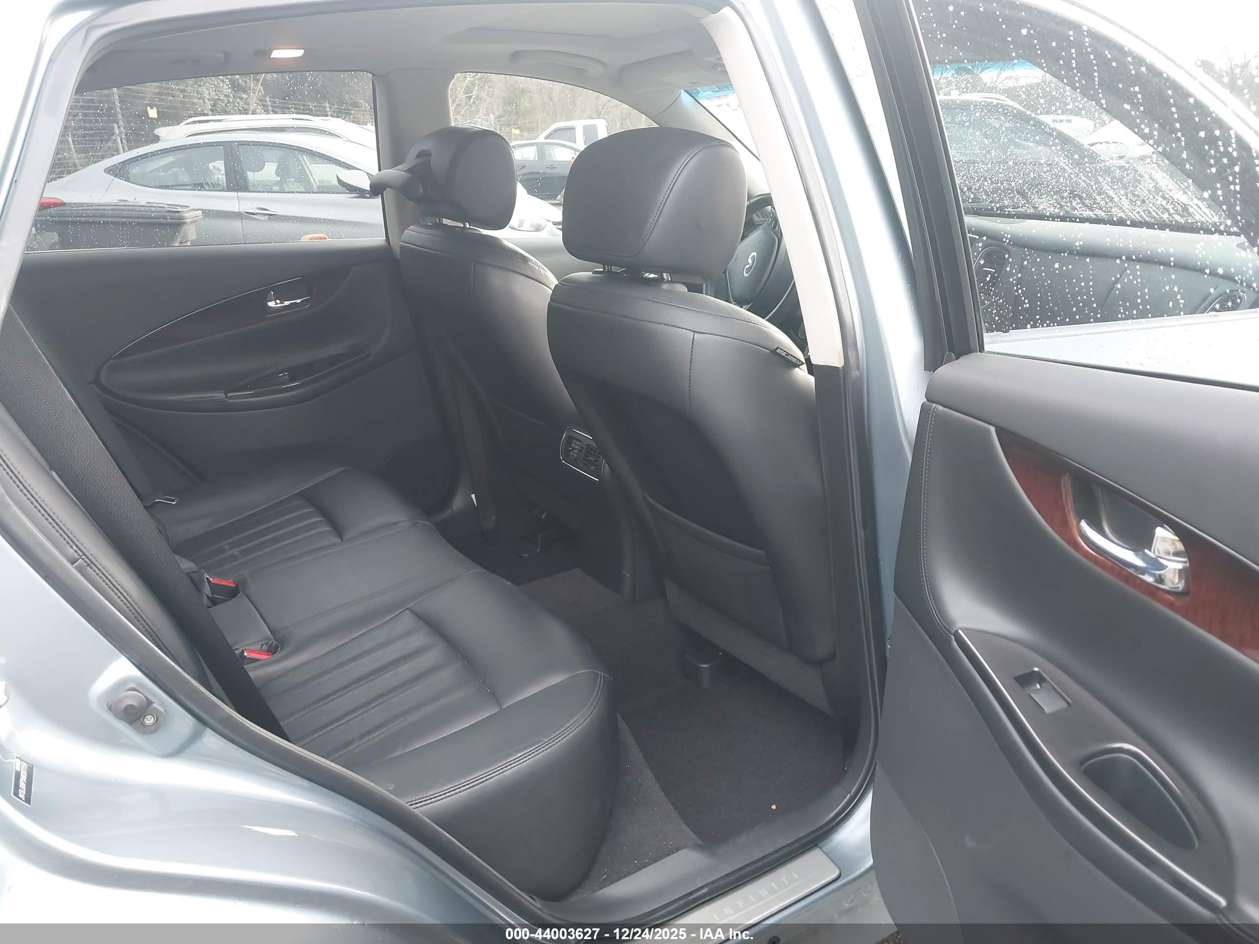 INFINITI QX50 image 8