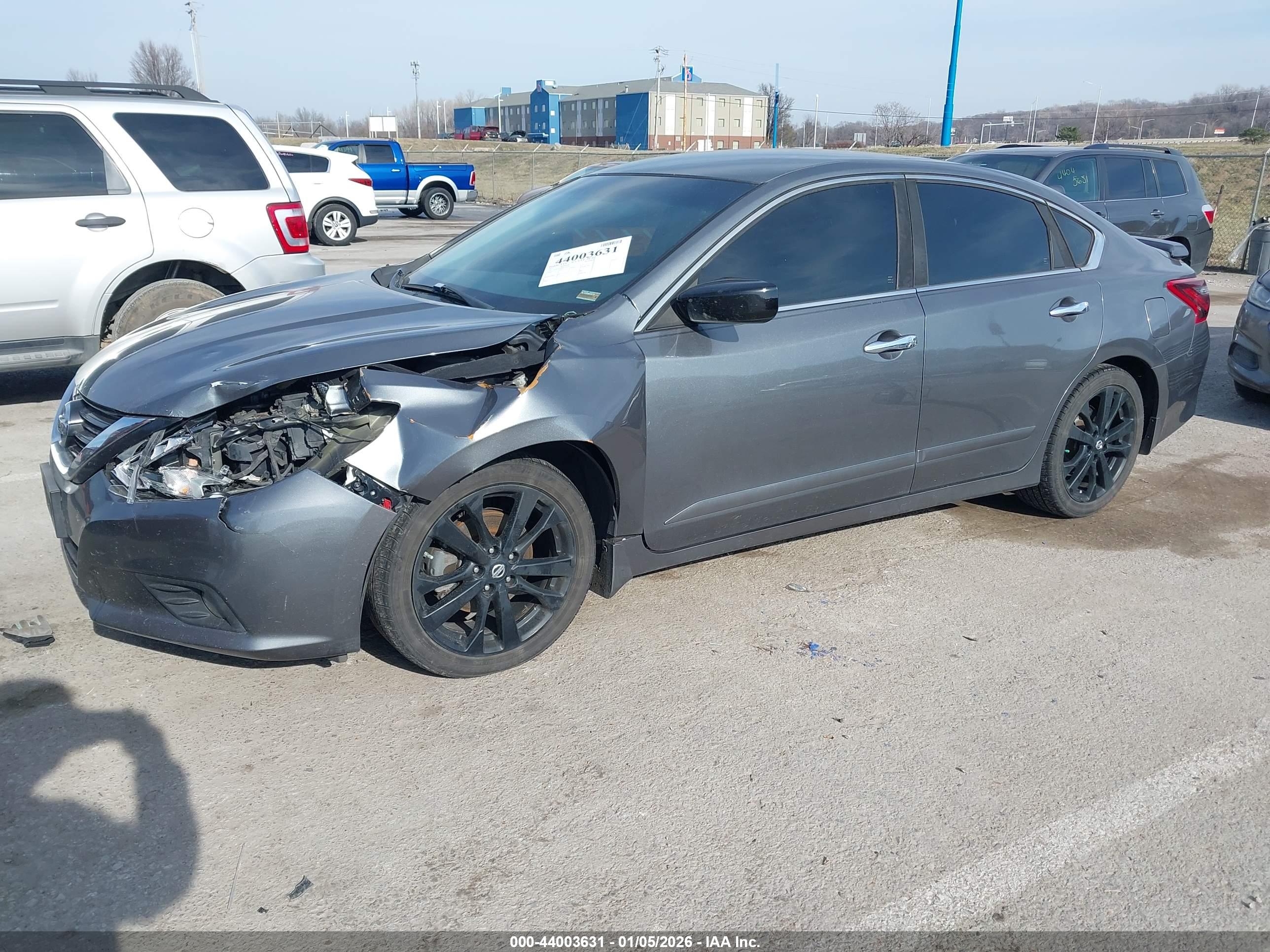 NISSAN ALTIMA image 2