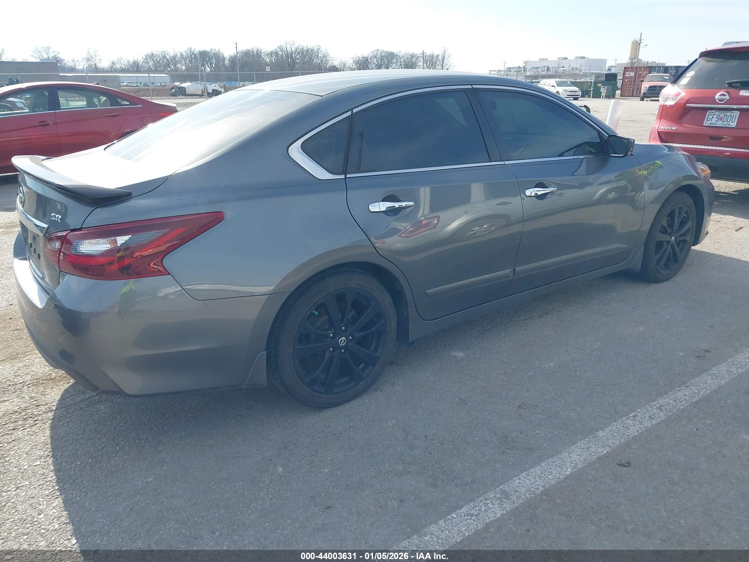 NISSAN ALTIMA image 4