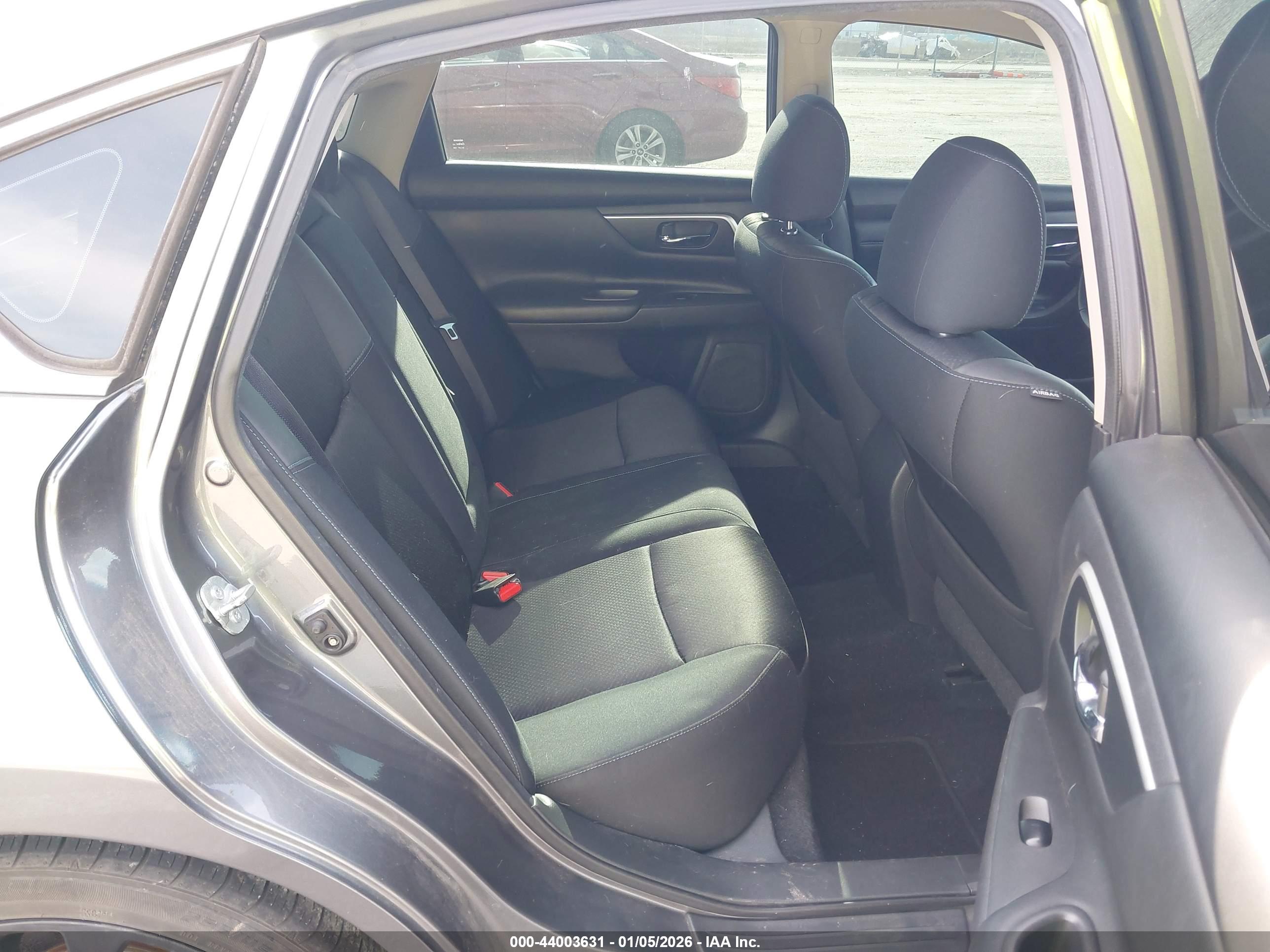 NISSAN ALTIMA image 8