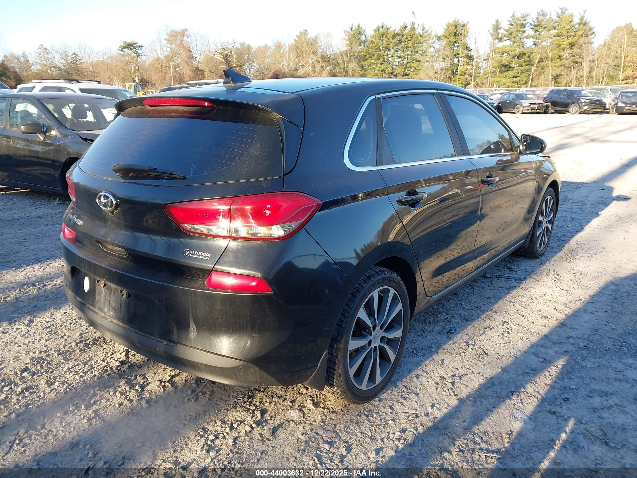 HYUNDAI ELANTRA image 4