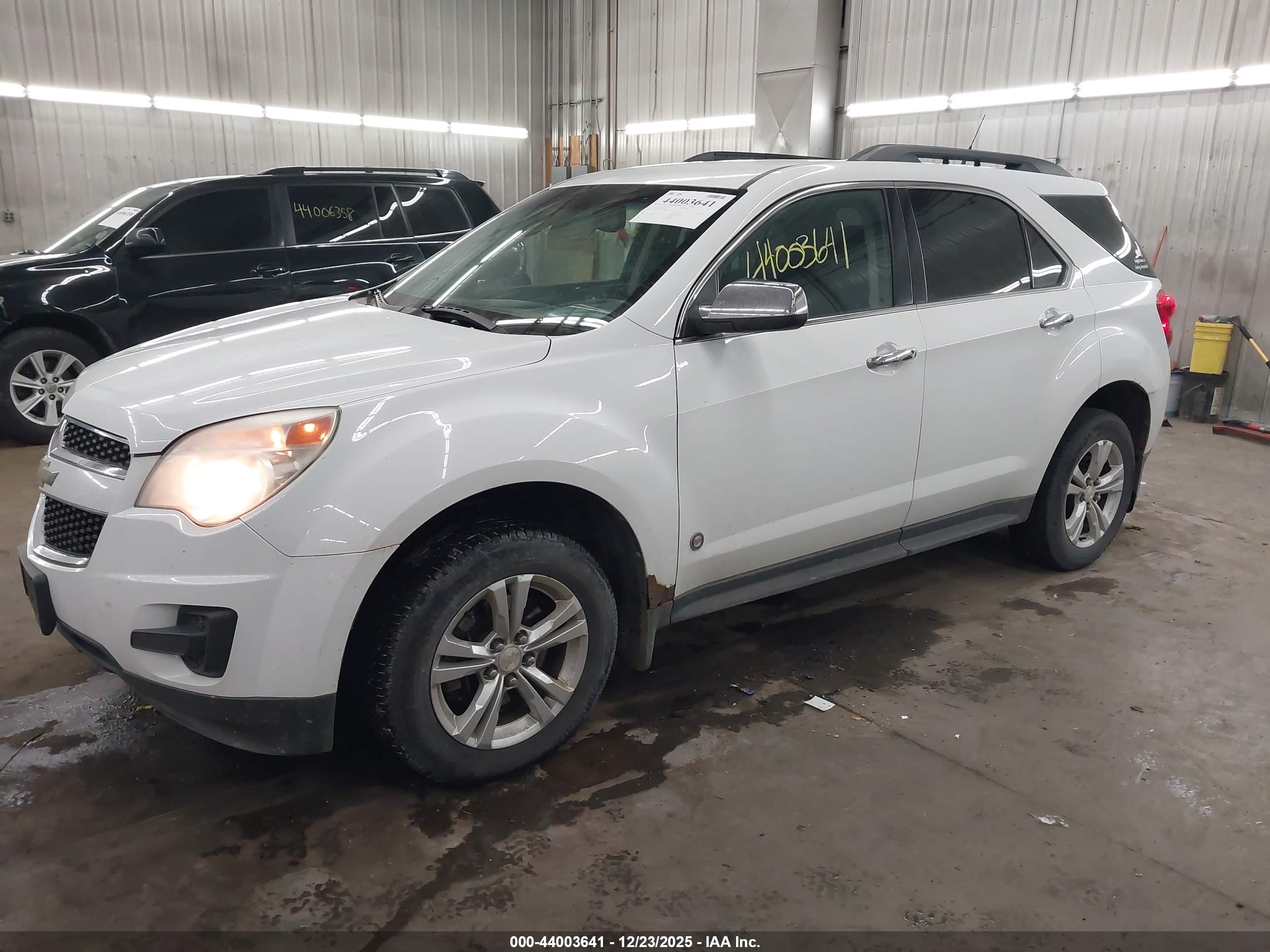 CHEVROLET EQUINOX image 2