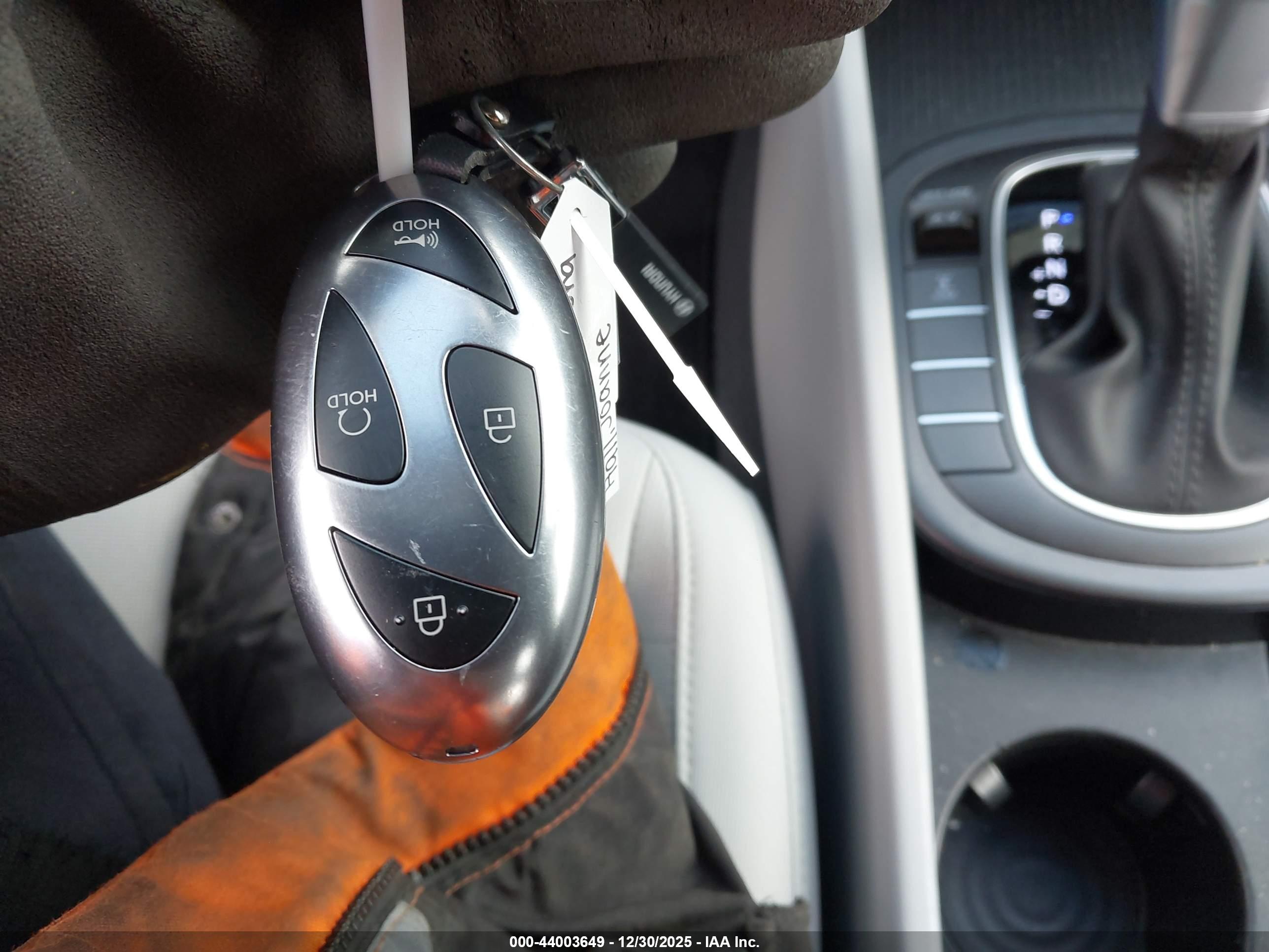 HYUNDAI KONA image 11