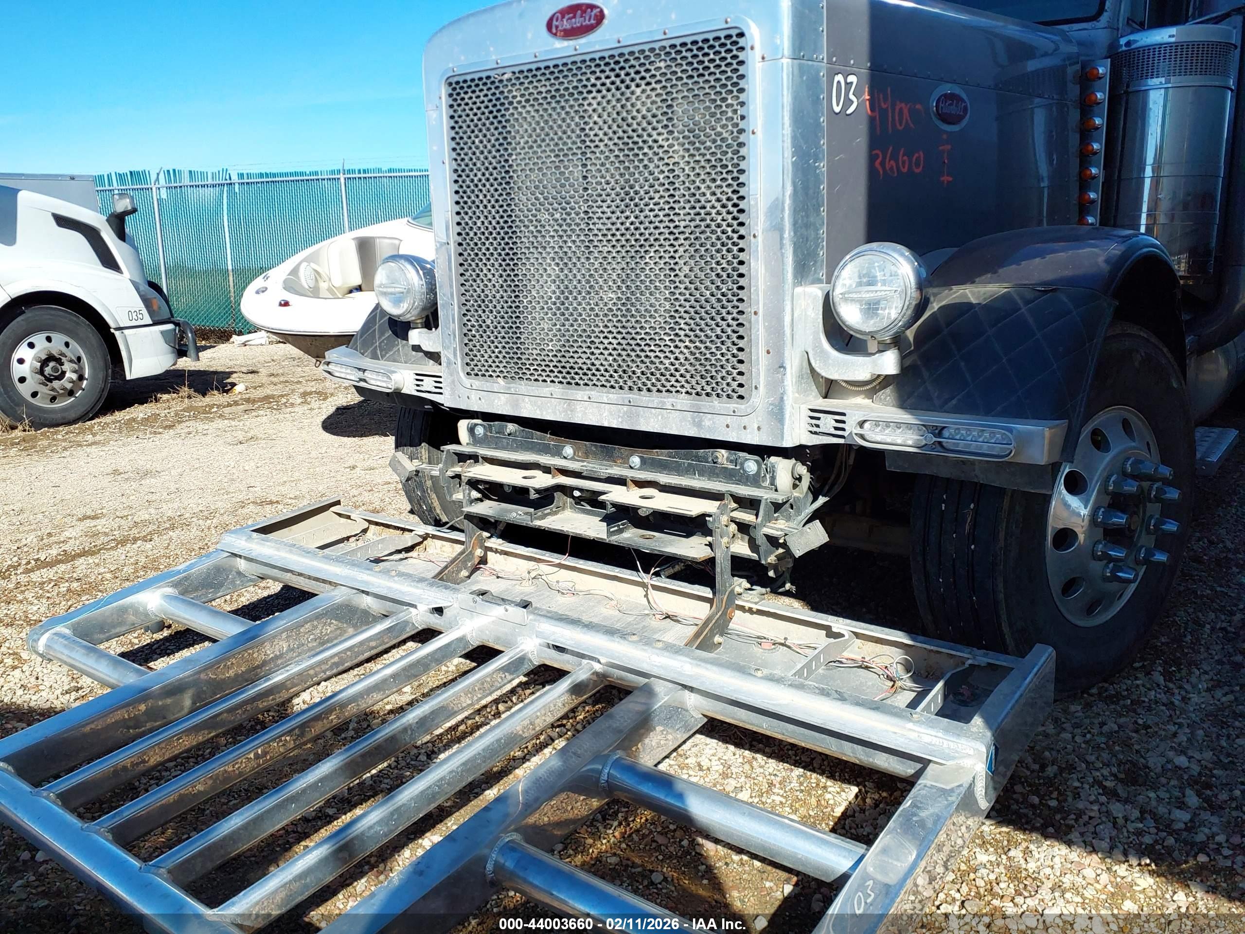 PETERBILT 379 image 10