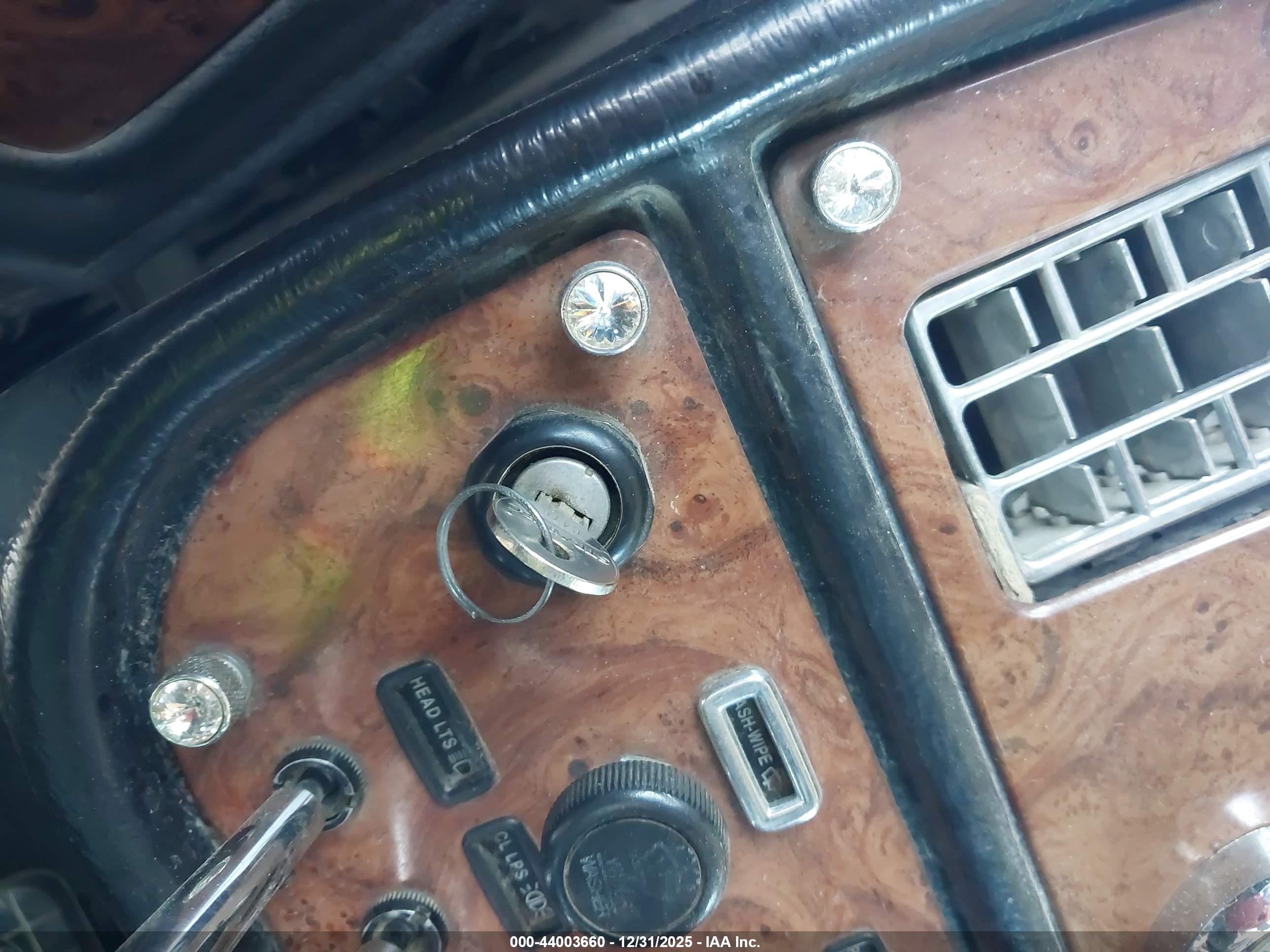 PETERBILT 379 image 11