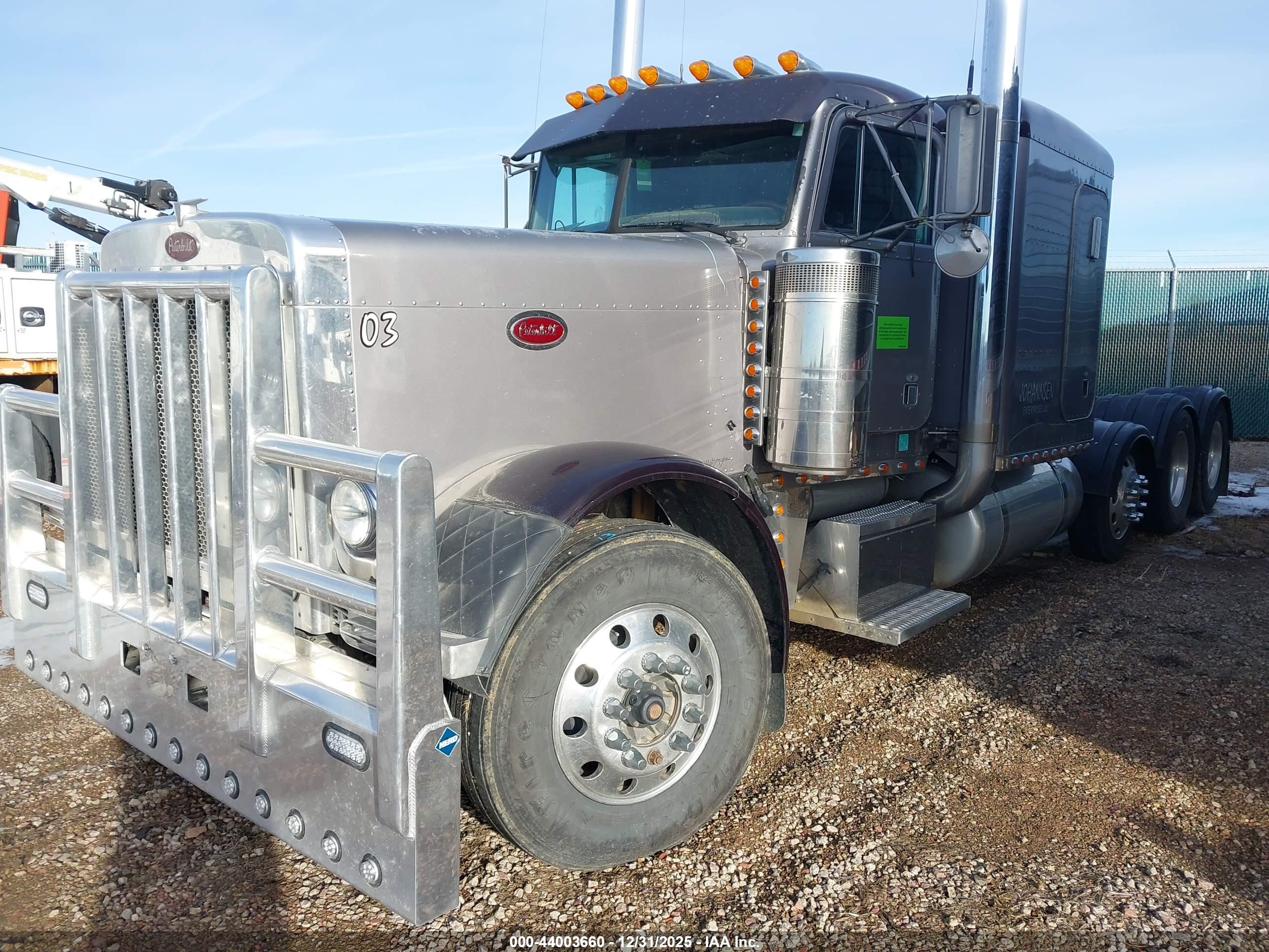 PETERBILT 379 image 2