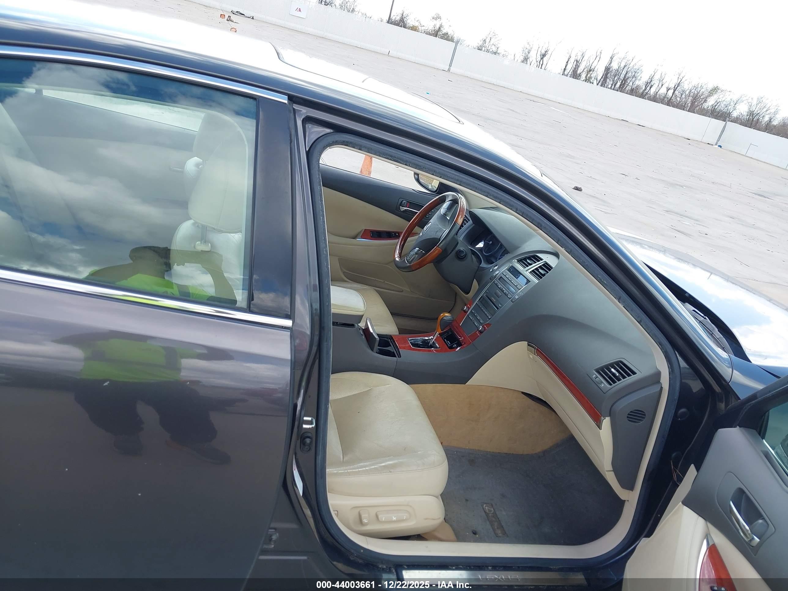 LEXUS ES image 5