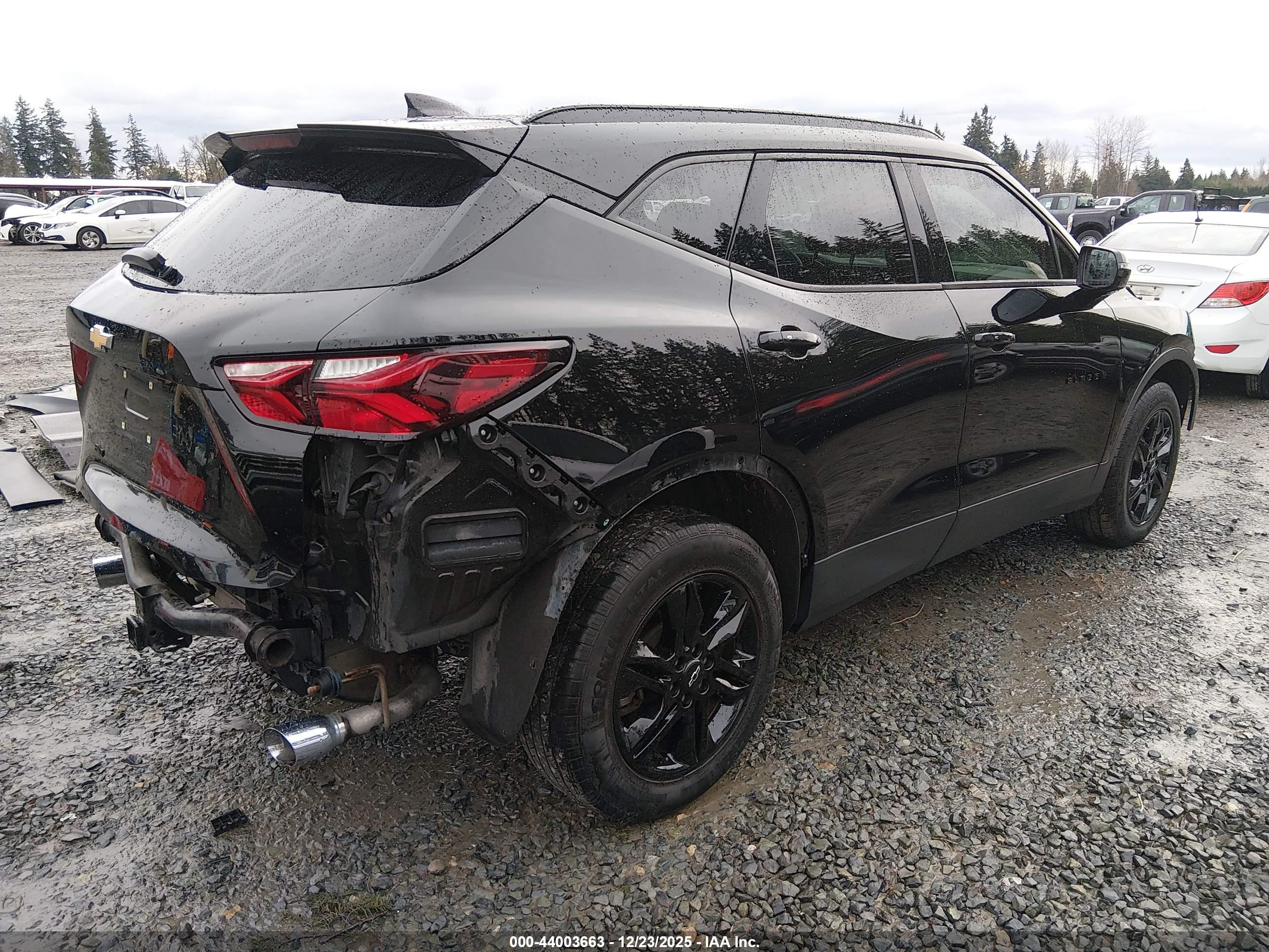 CHEVROLET BLAZER image 4