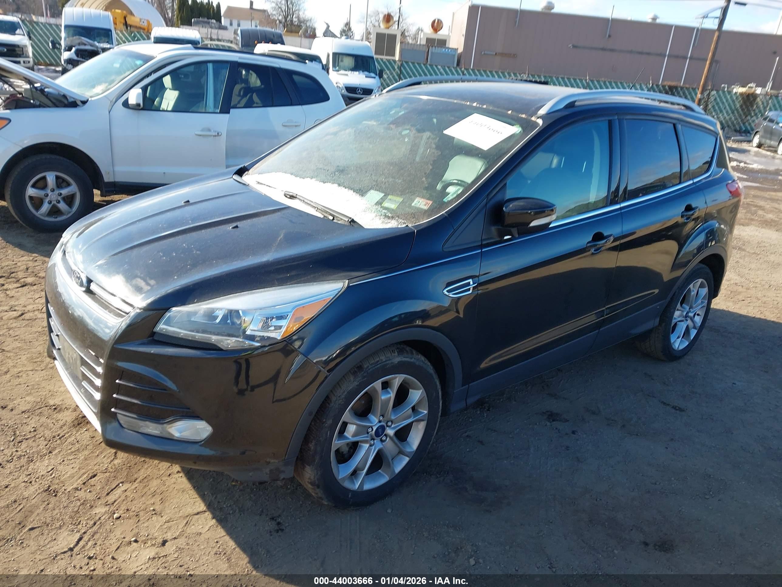 FORD ESCAPE image 2