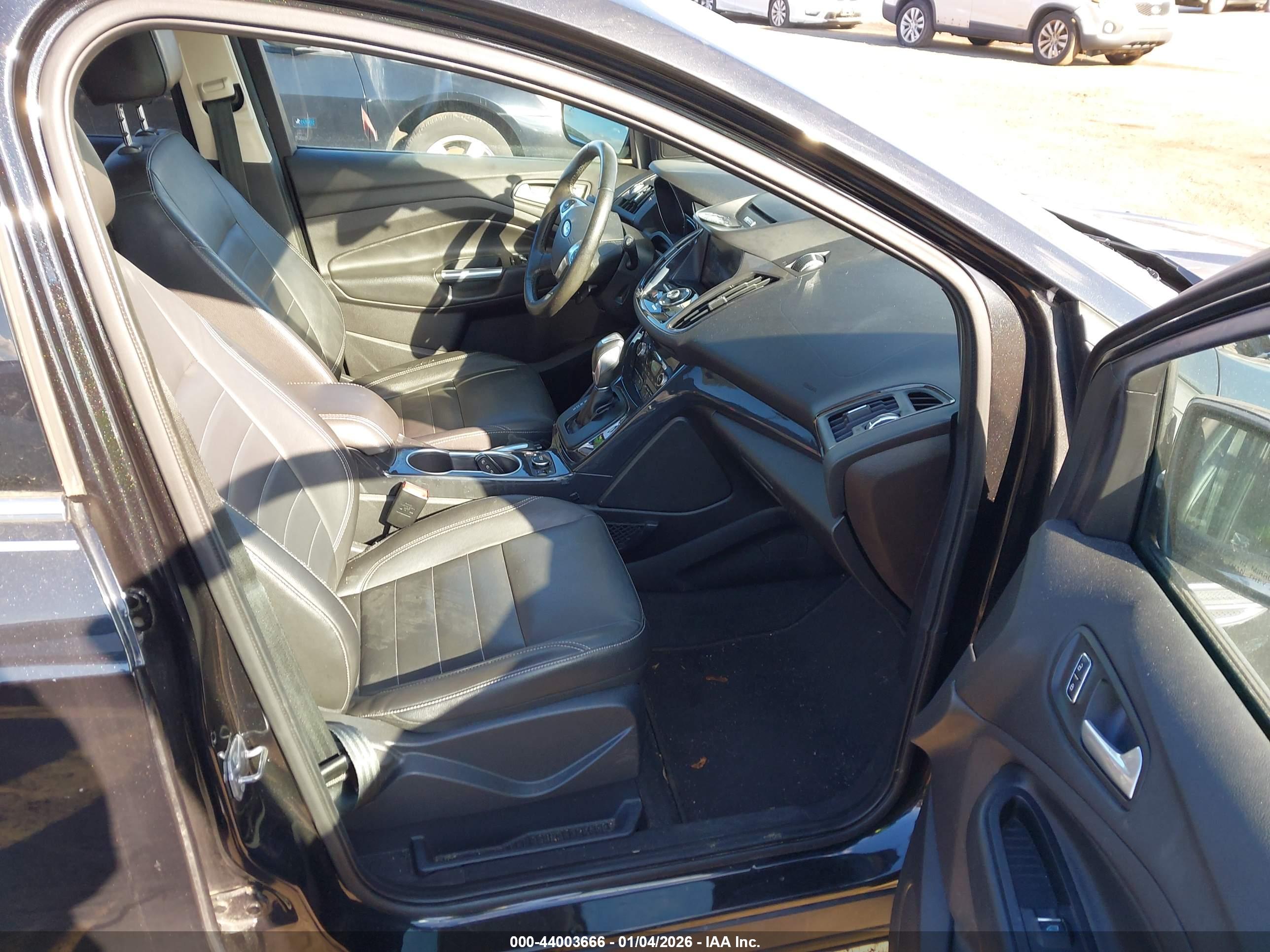 FORD ESCAPE image 5