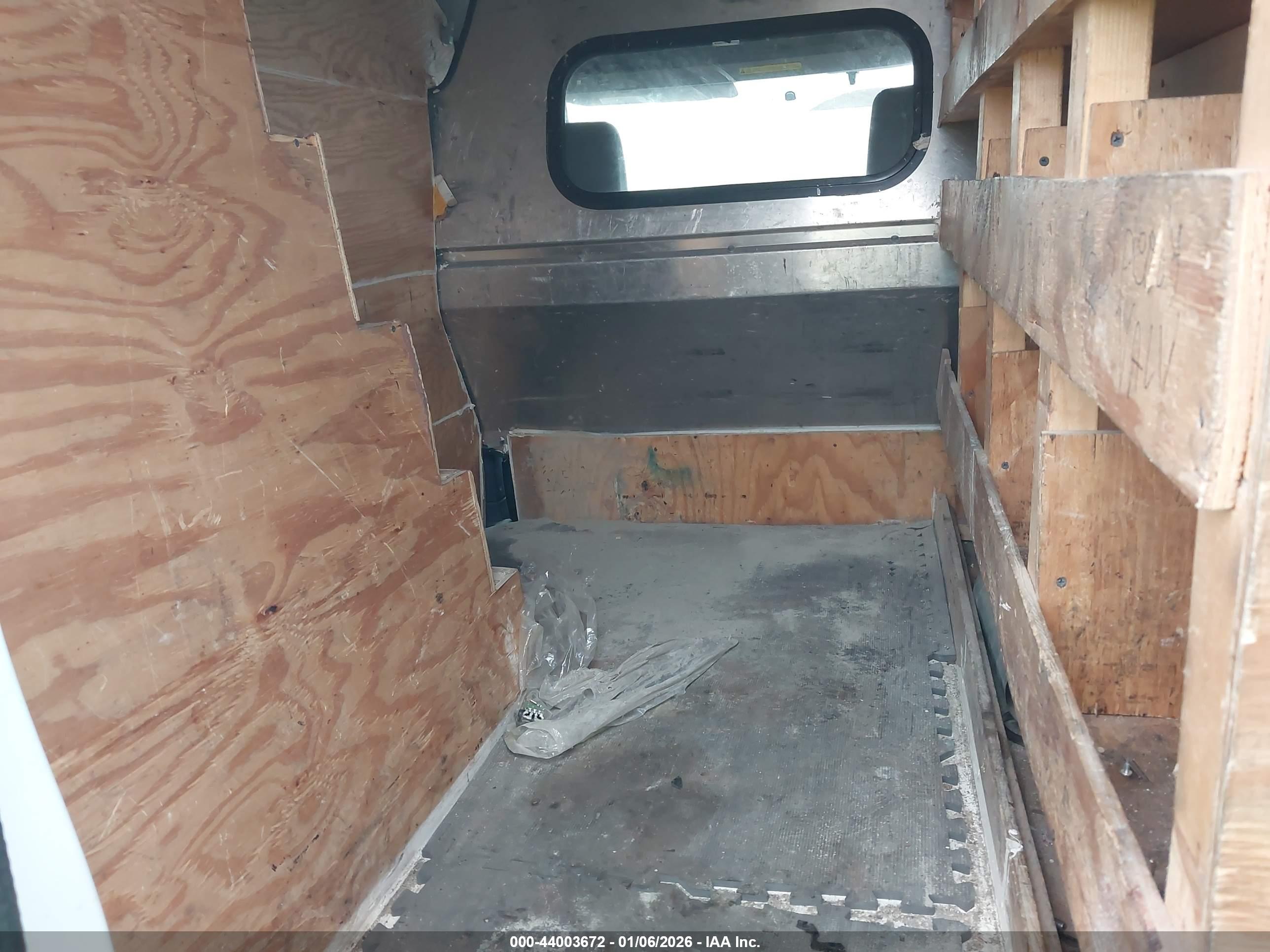 FORD TRANSIT image 8