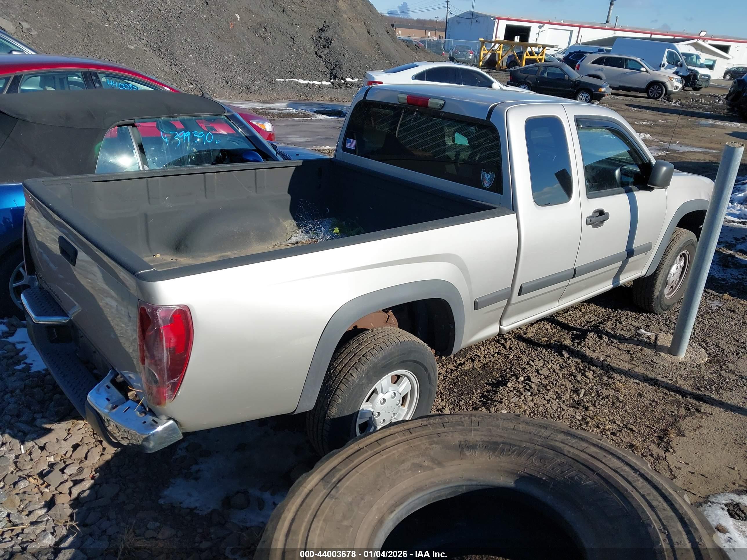 CHEVROLET COLORADO image 4