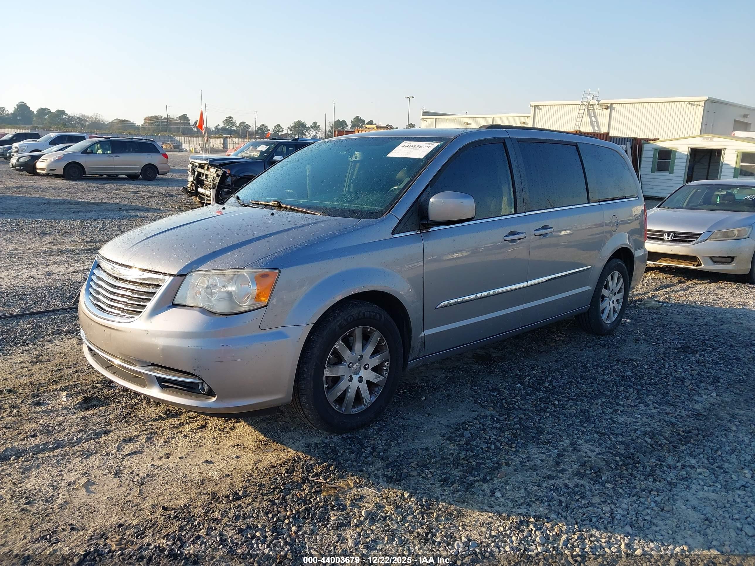CHRYSLER TOWN image 2