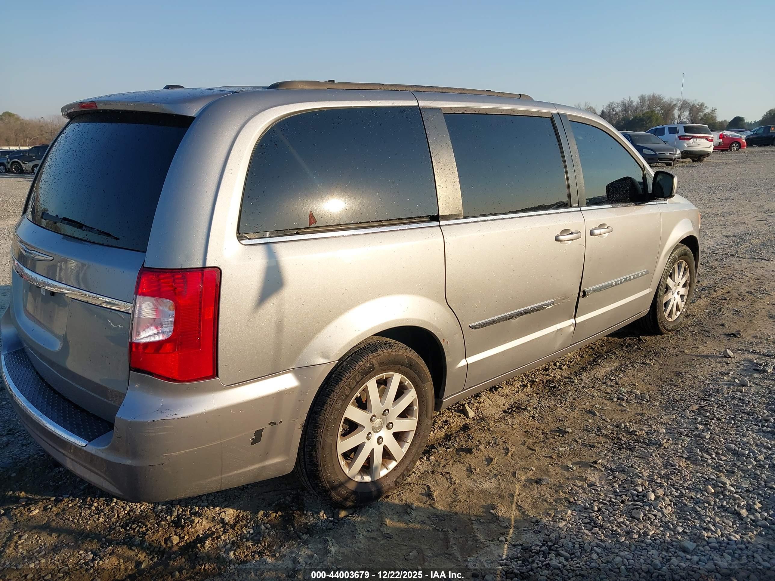 CHRYSLER TOWN image 6