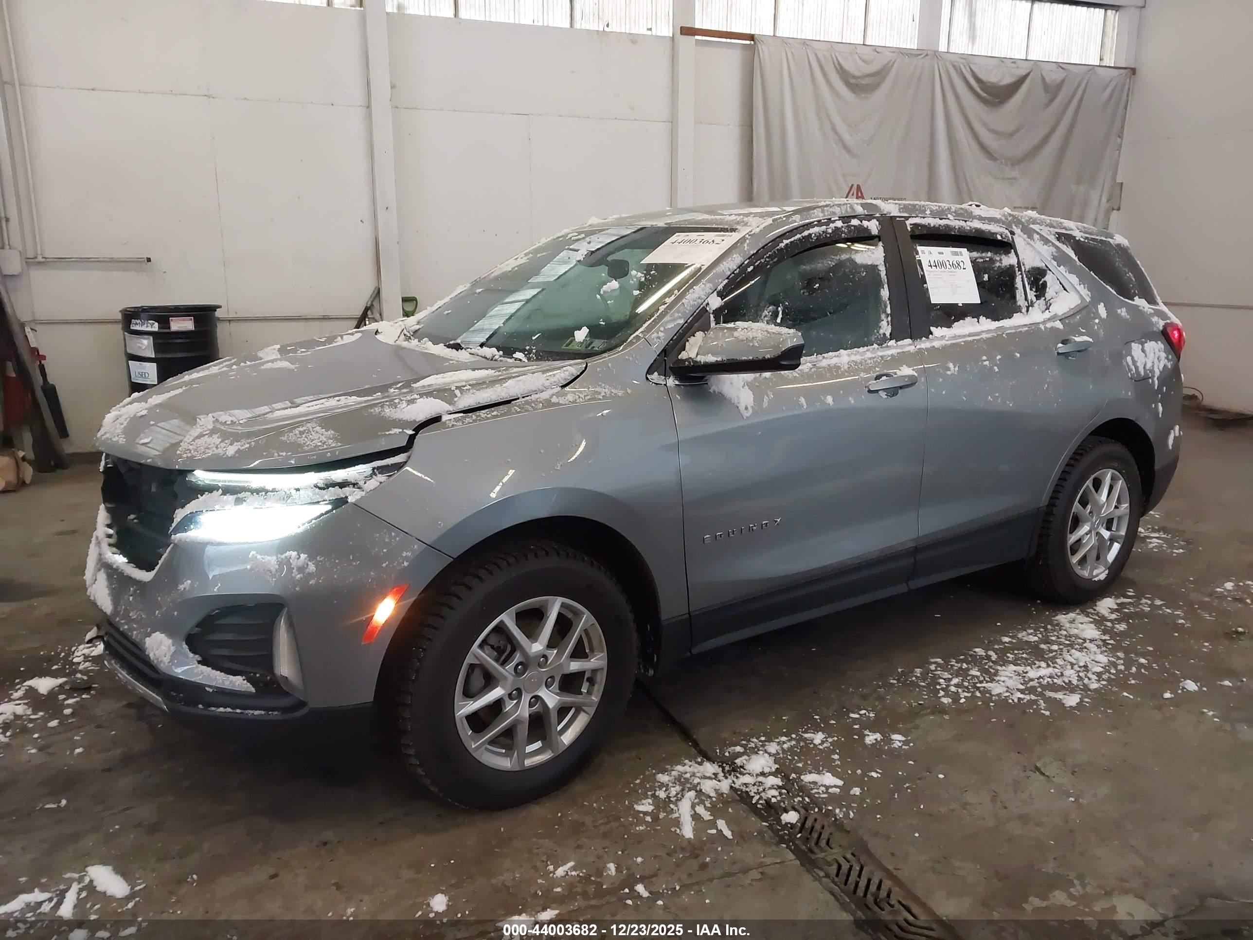 CHEVROLET EQUINOX image 2
