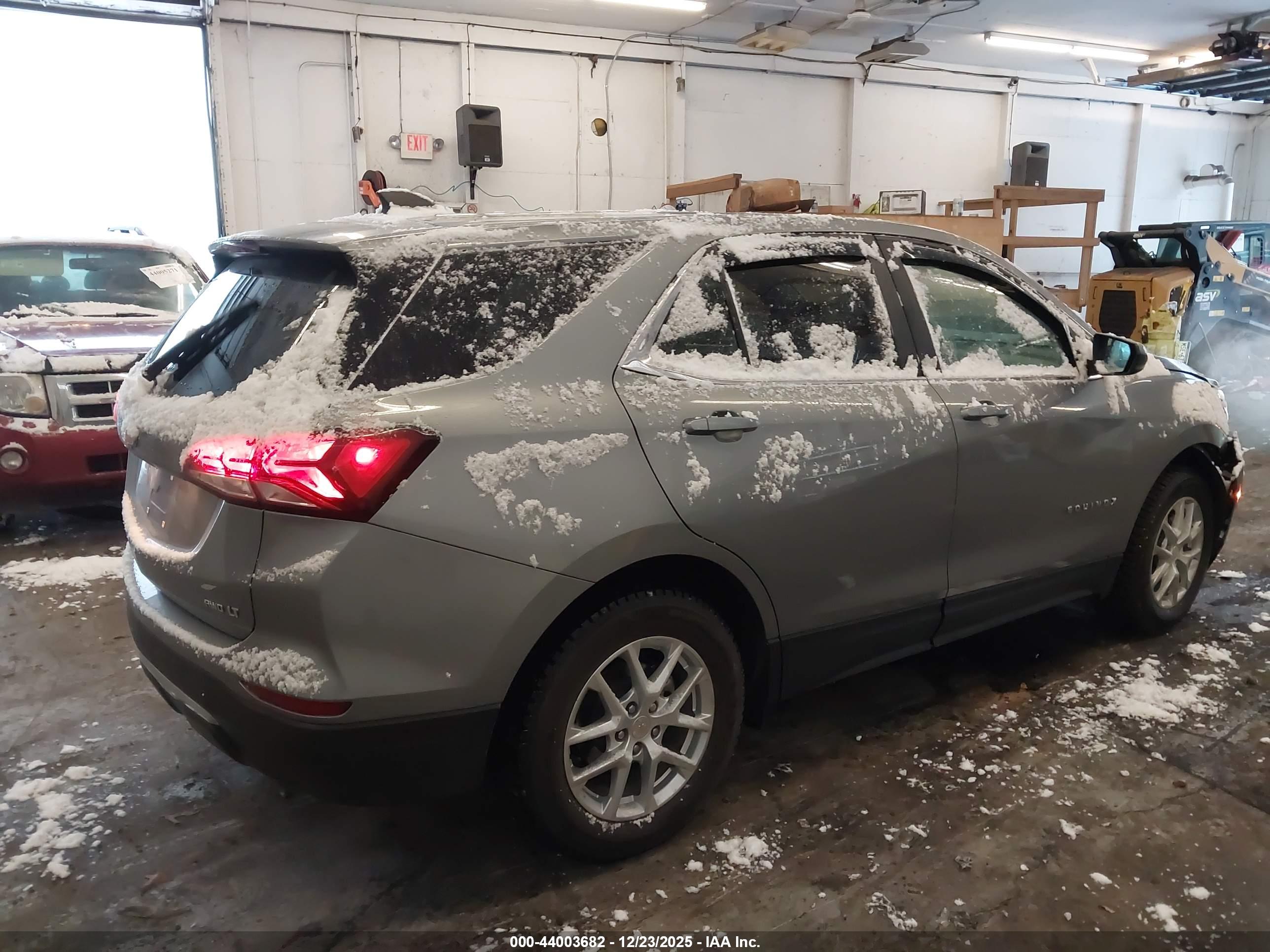 CHEVROLET EQUINOX image 4