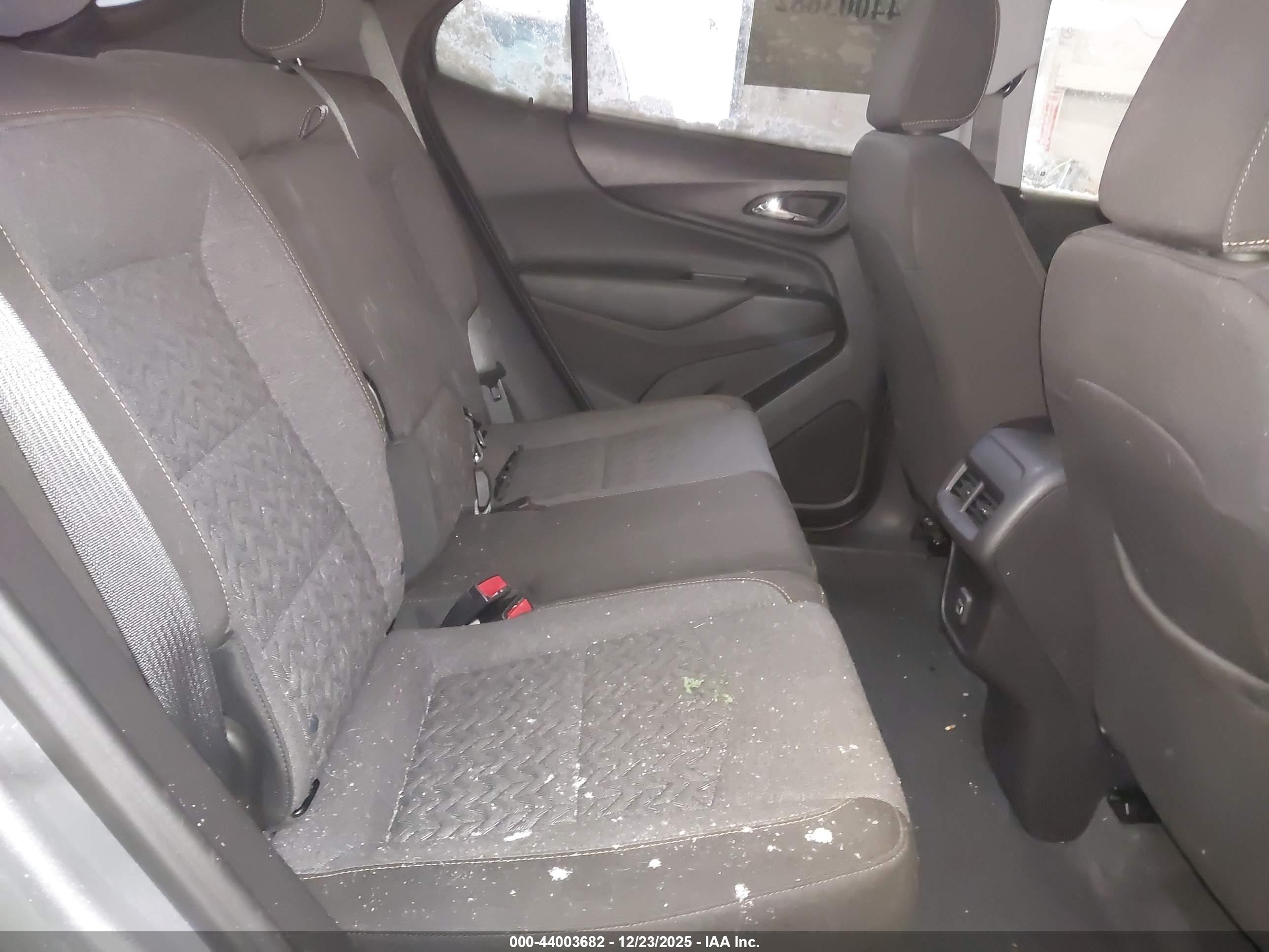 CHEVROLET EQUINOX image 8