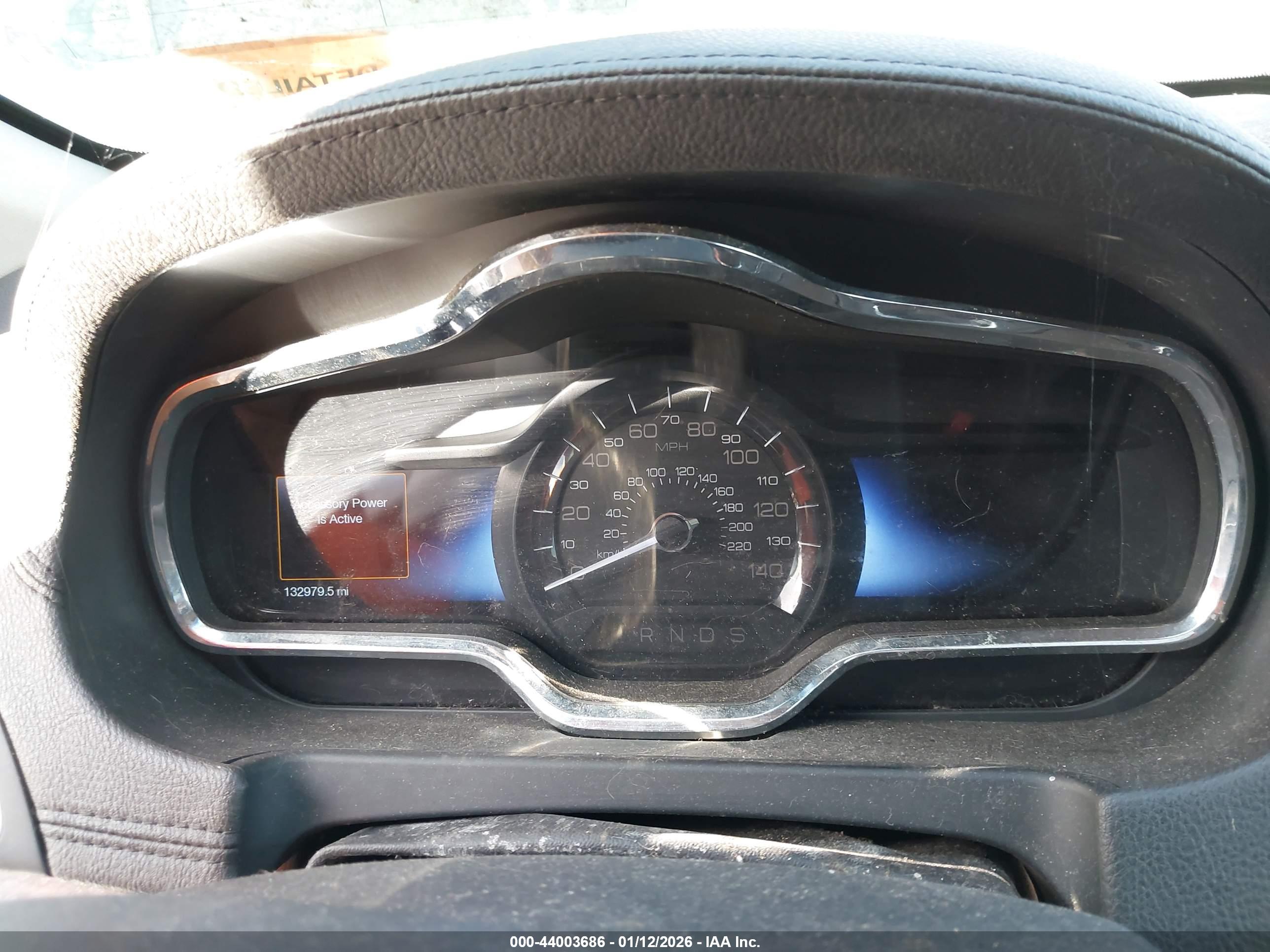 LINCOLN MKT image 7