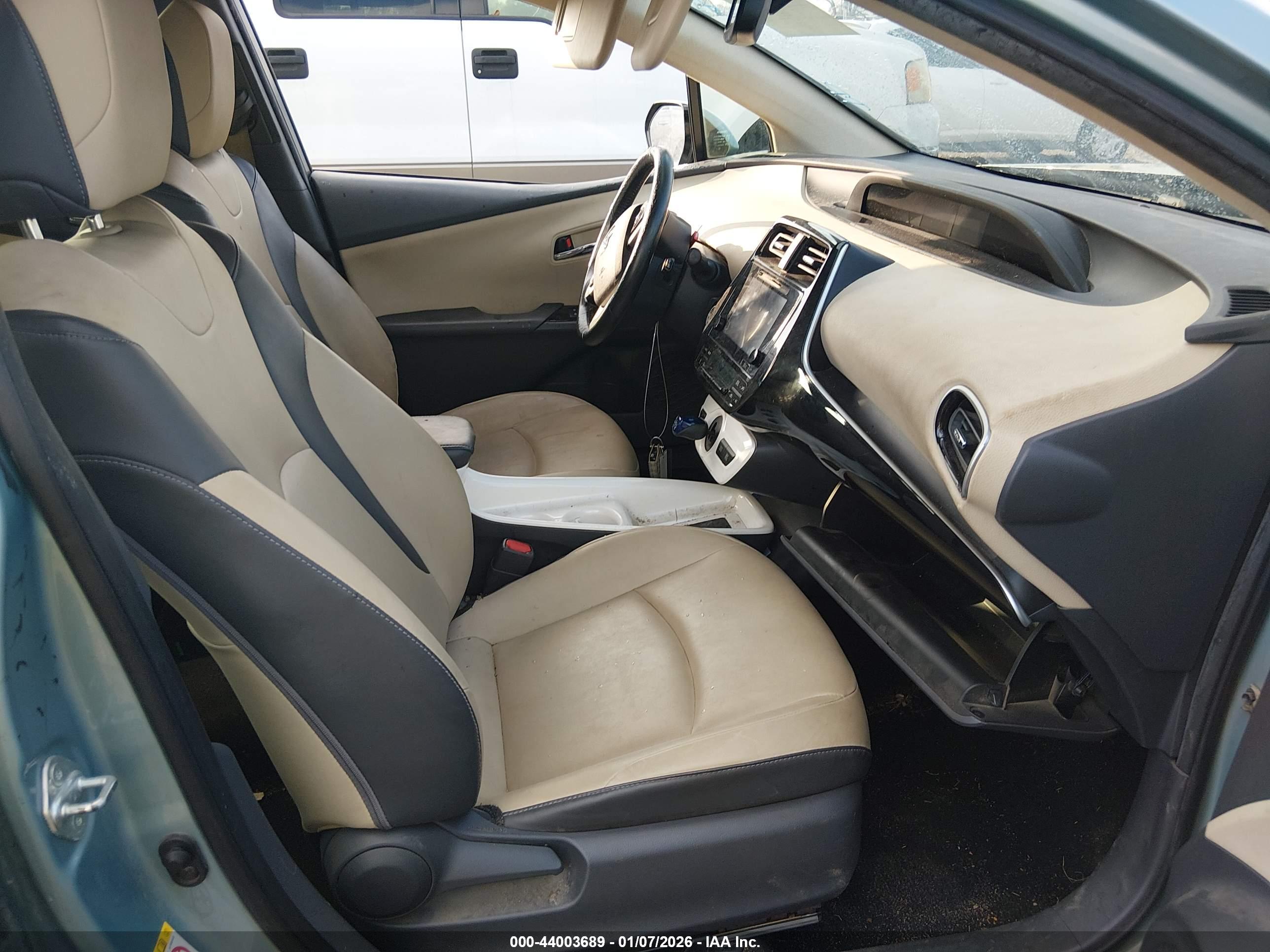 TOYOTA PRIUS image 5