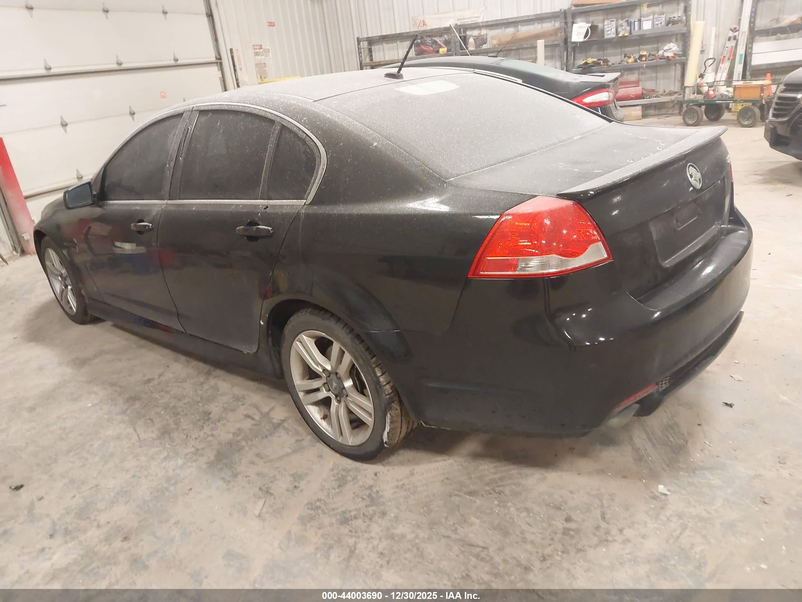 PONTIAC G8 image 3