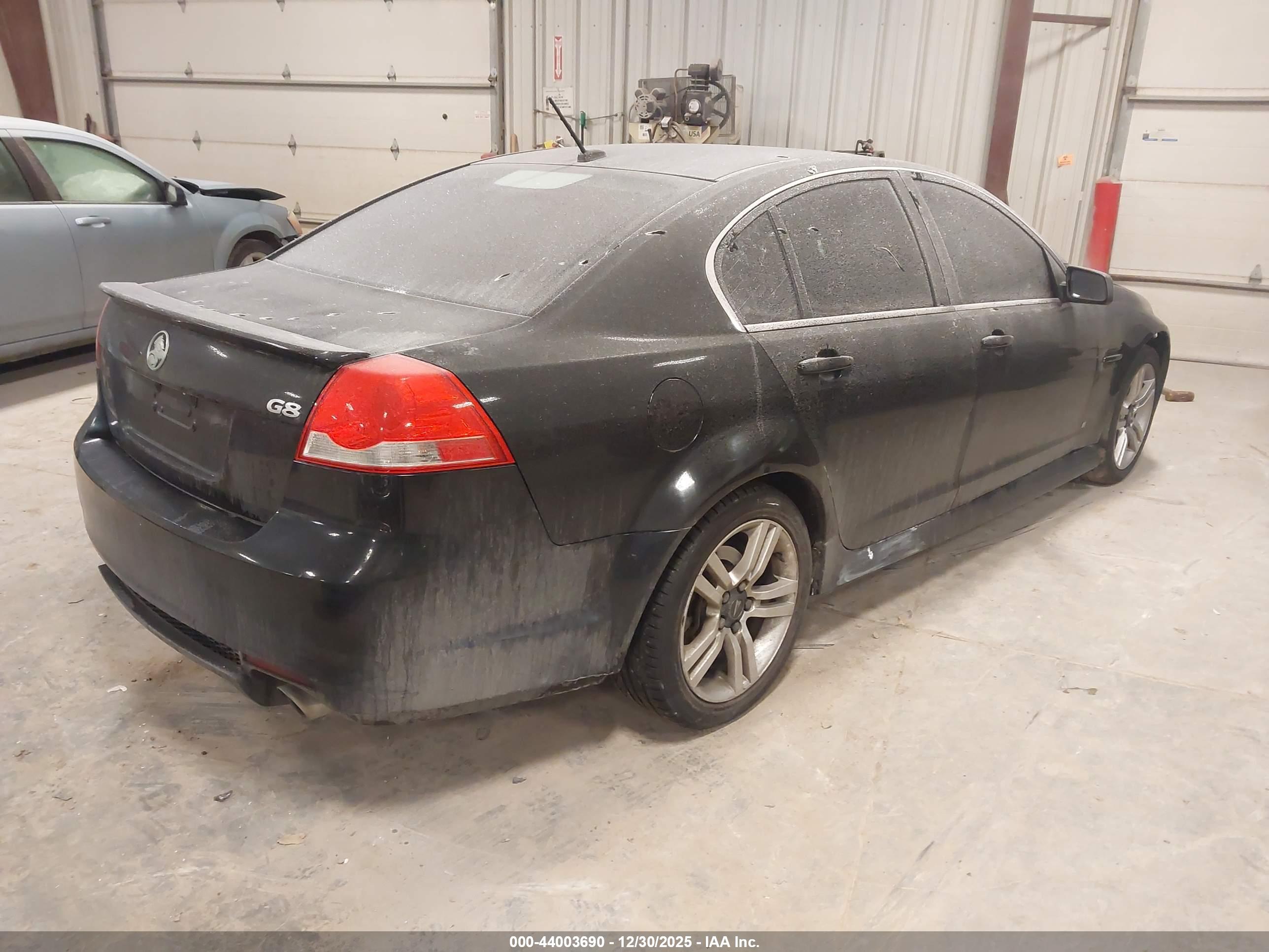 PONTIAC G8 image 4