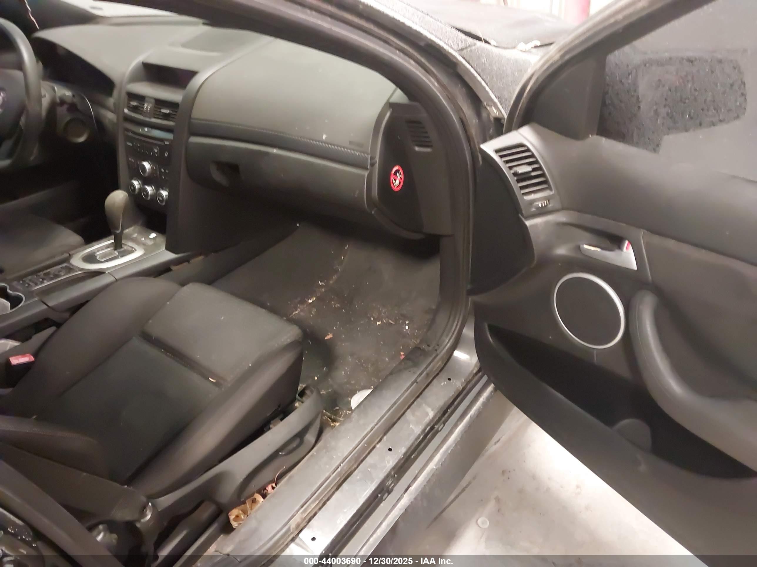 PONTIAC G8 image 5