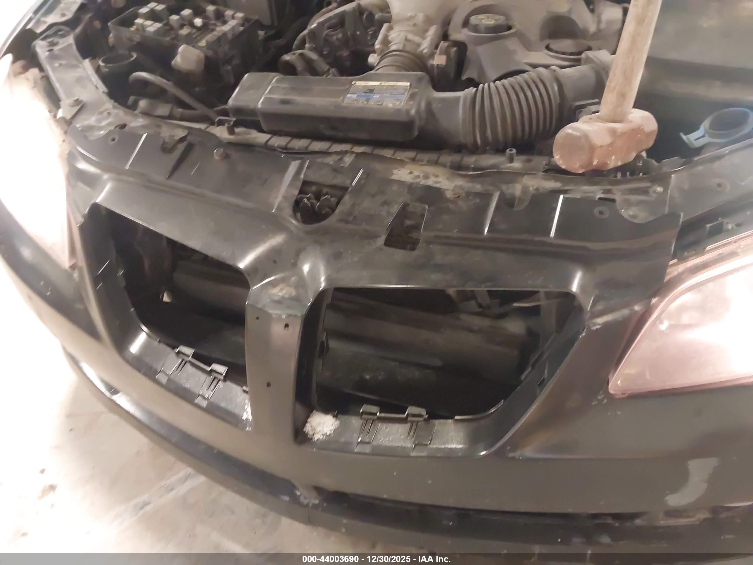 PONTIAC G8 image 6
