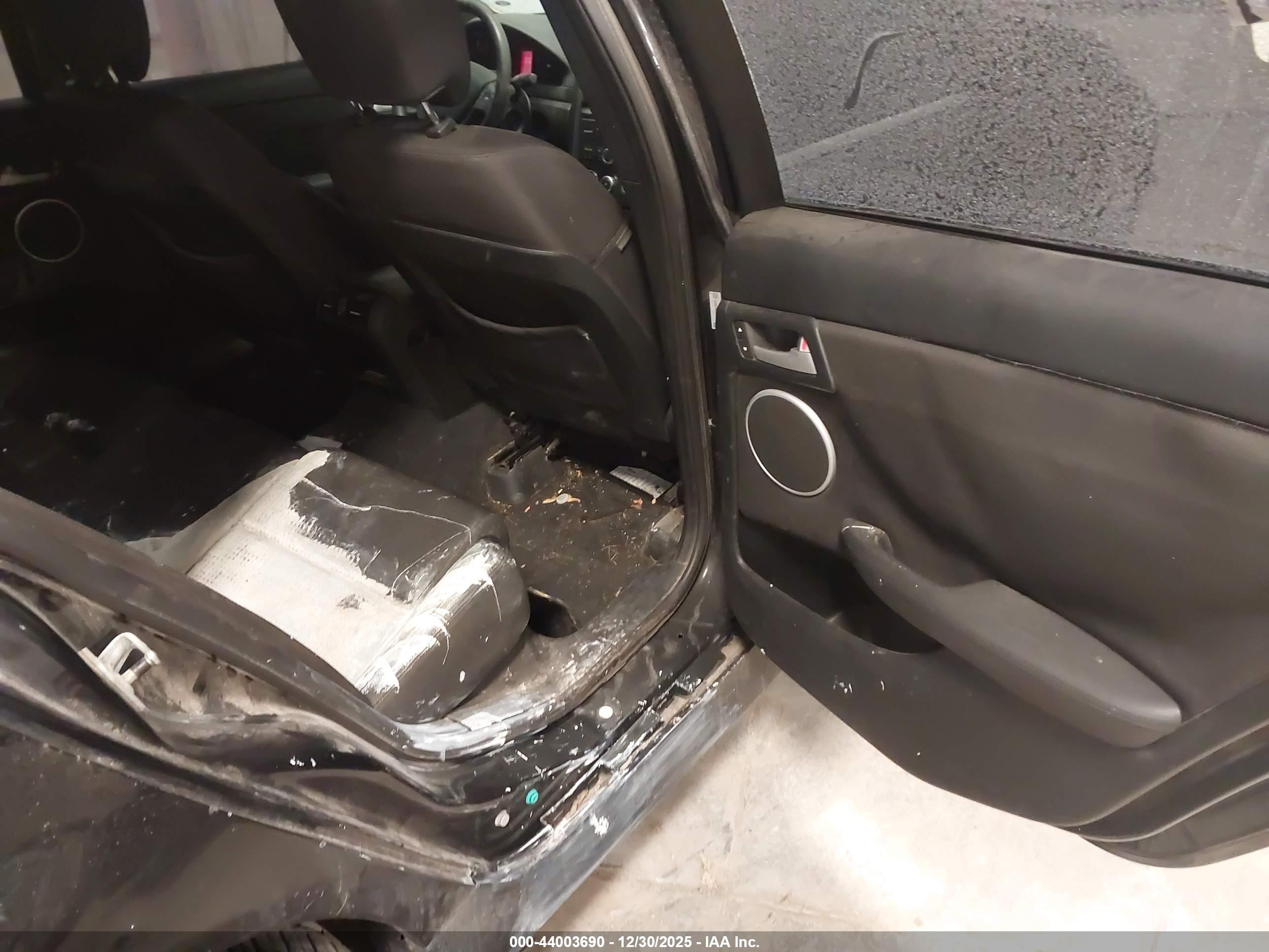 PONTIAC G8 image 8