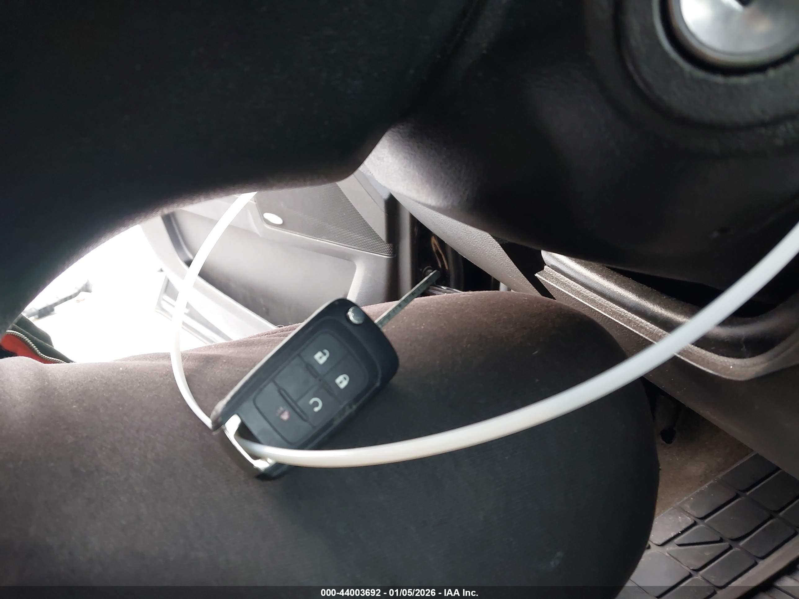 CHEVROLET EQUINOX image 11
