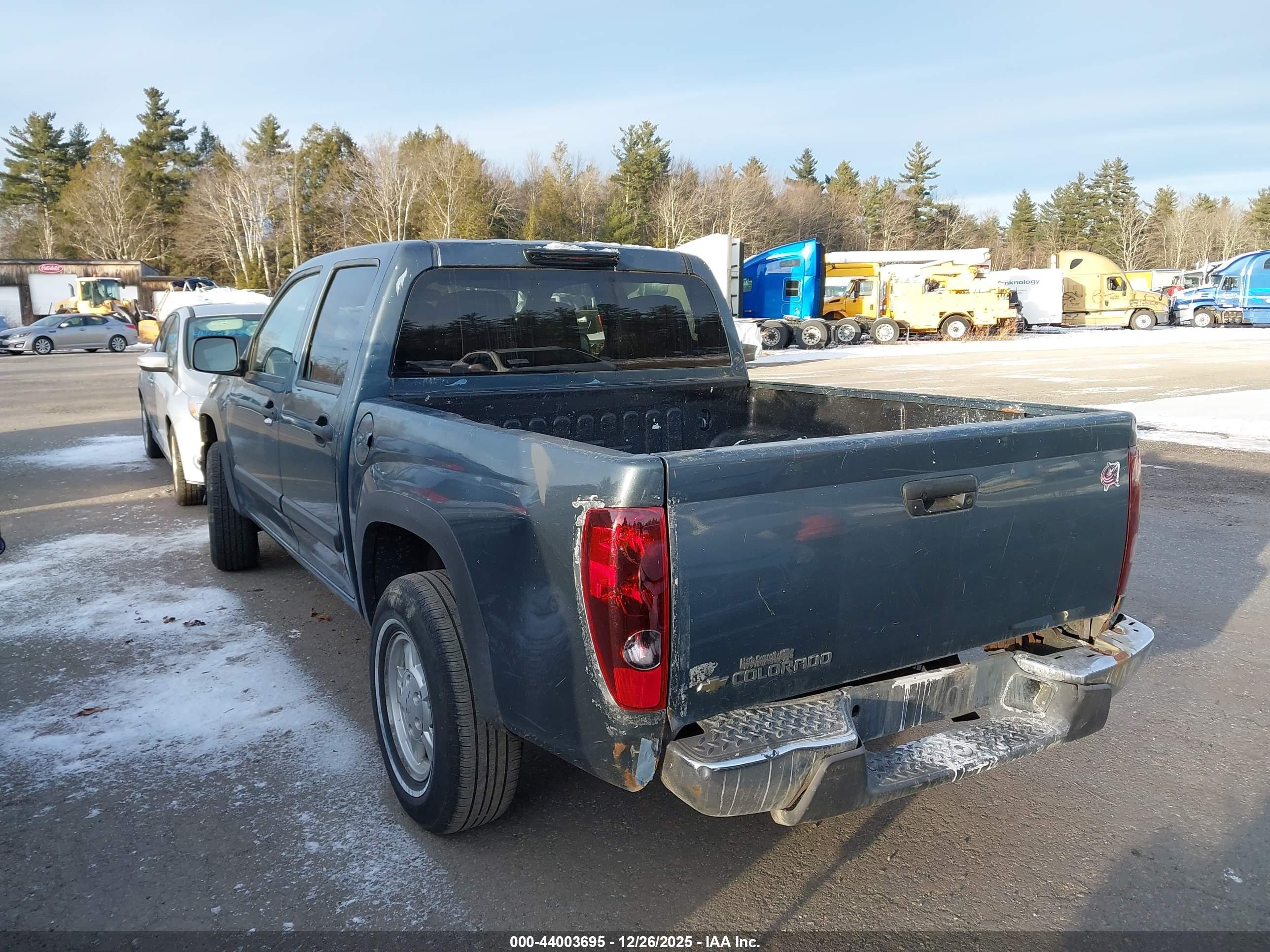 CHEVROLET COLORADO image 3