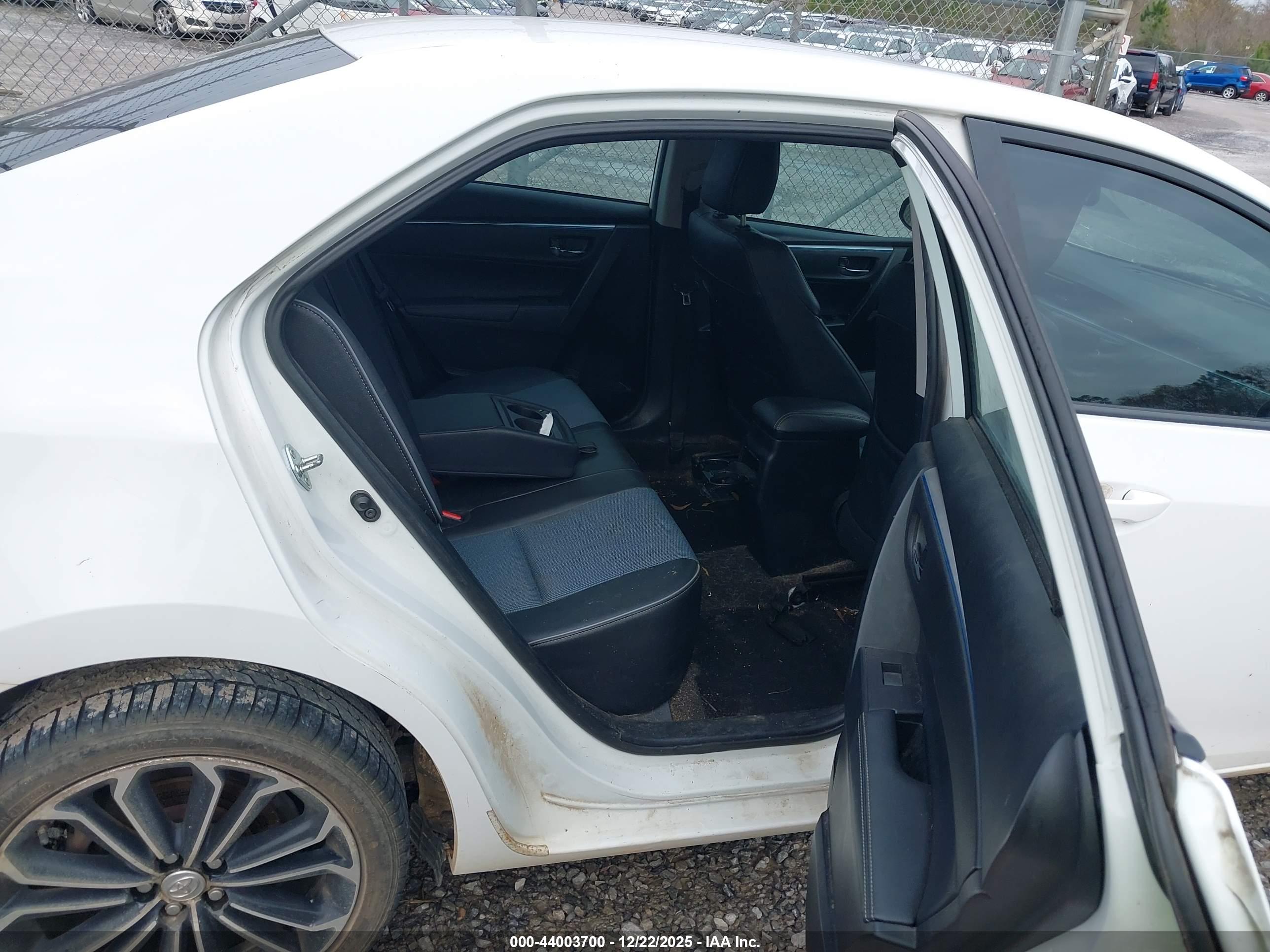 TOYOTA COROLLA image 8
