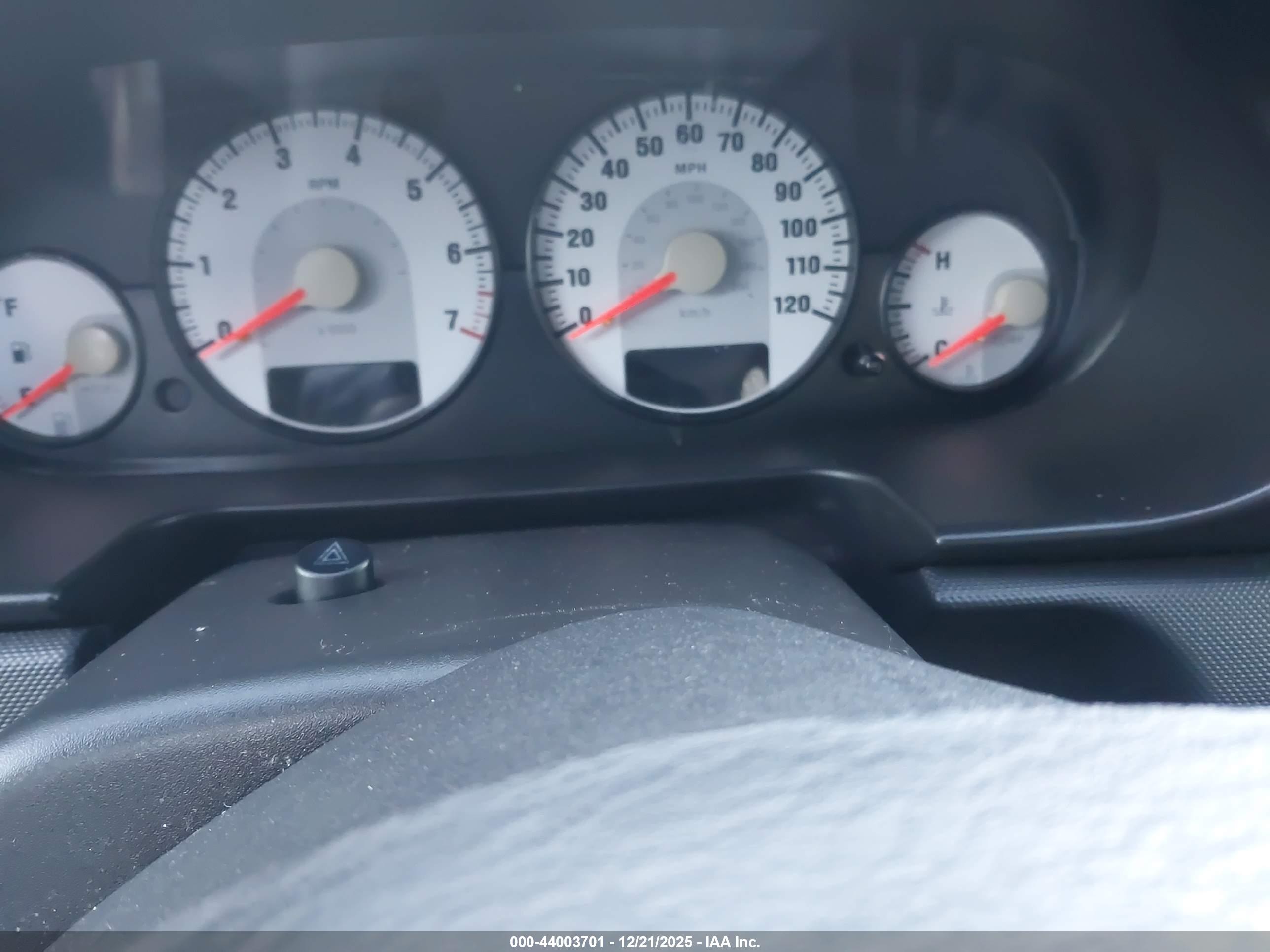 DODGE STRATUS image 7