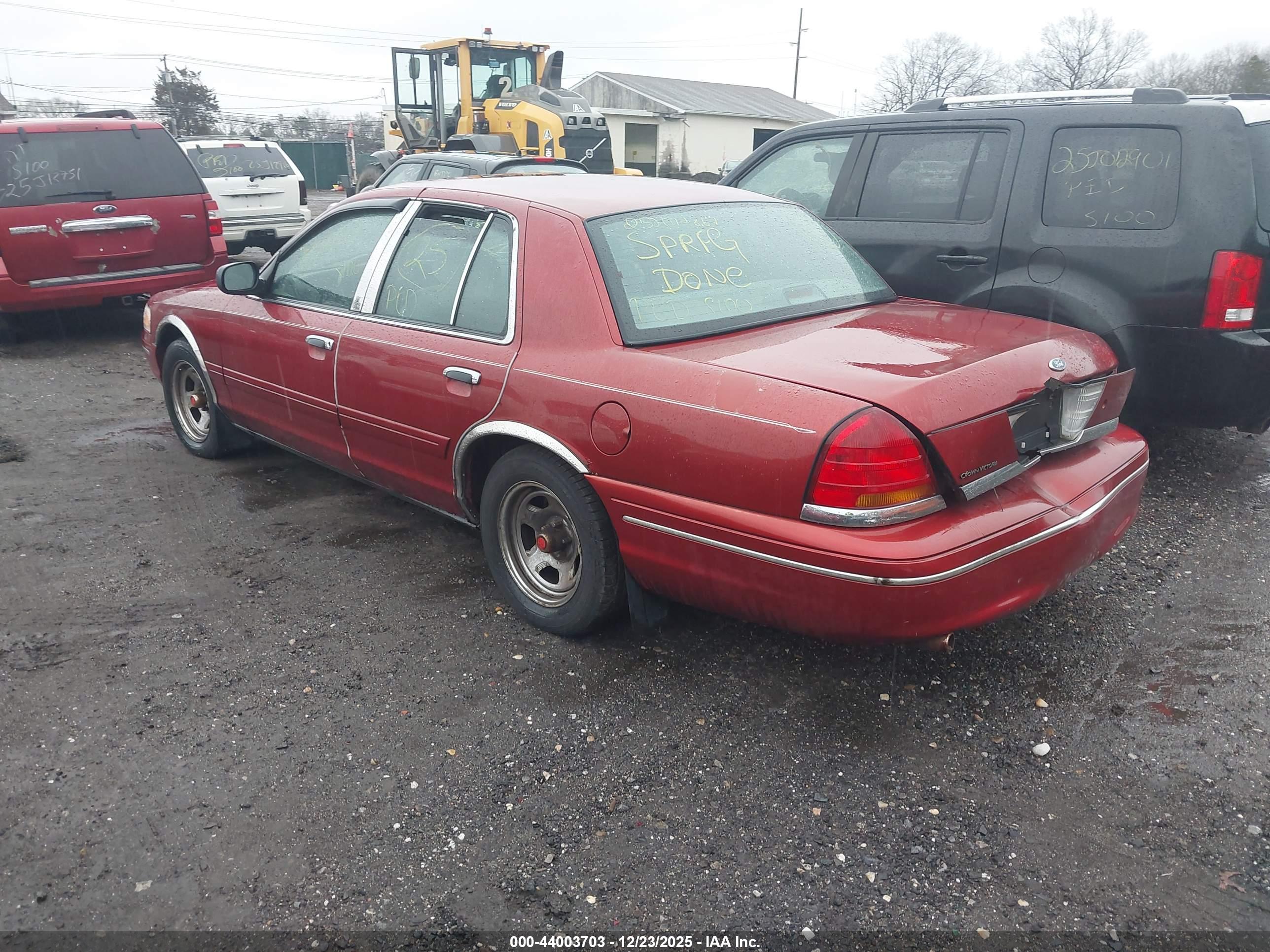 FORD CROWN image 3
