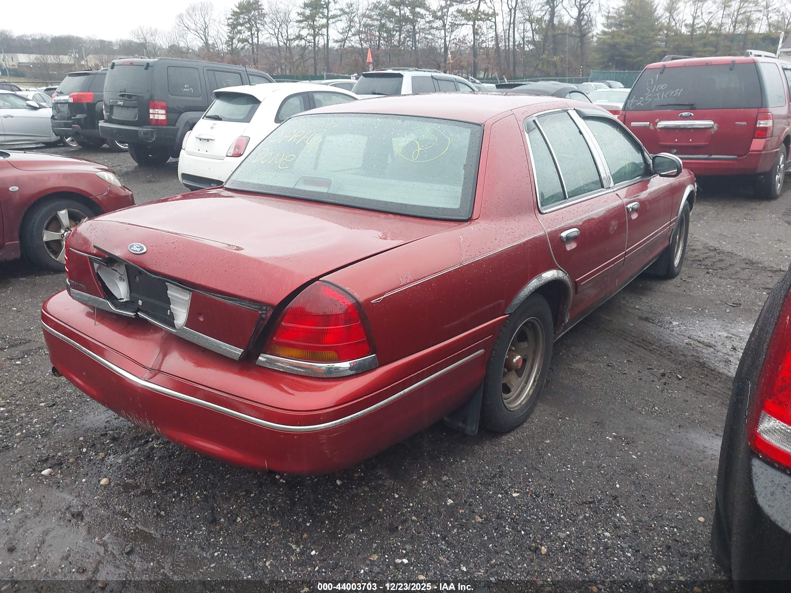 FORD CROWN image 4
