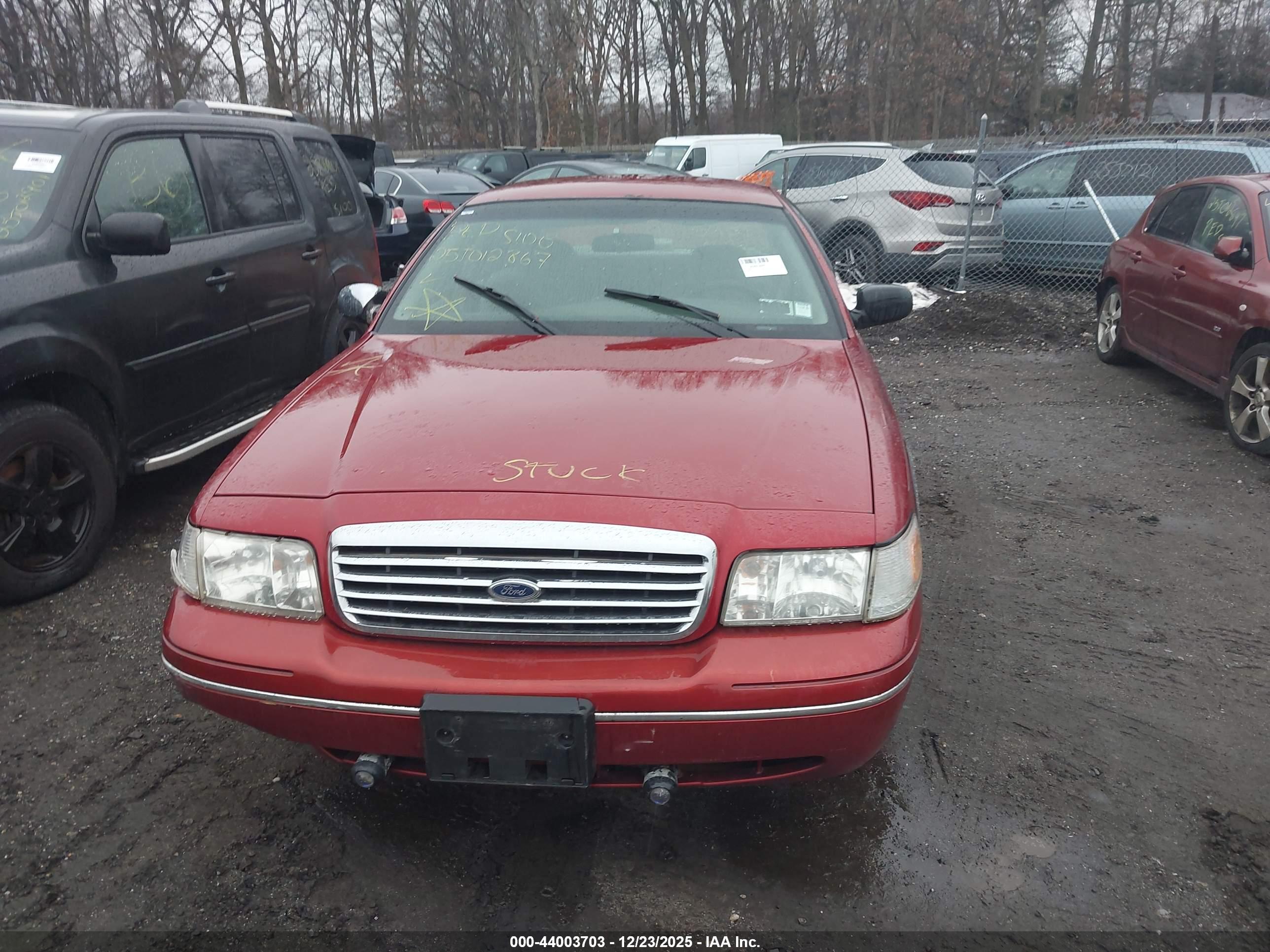 FORD CROWN image 6