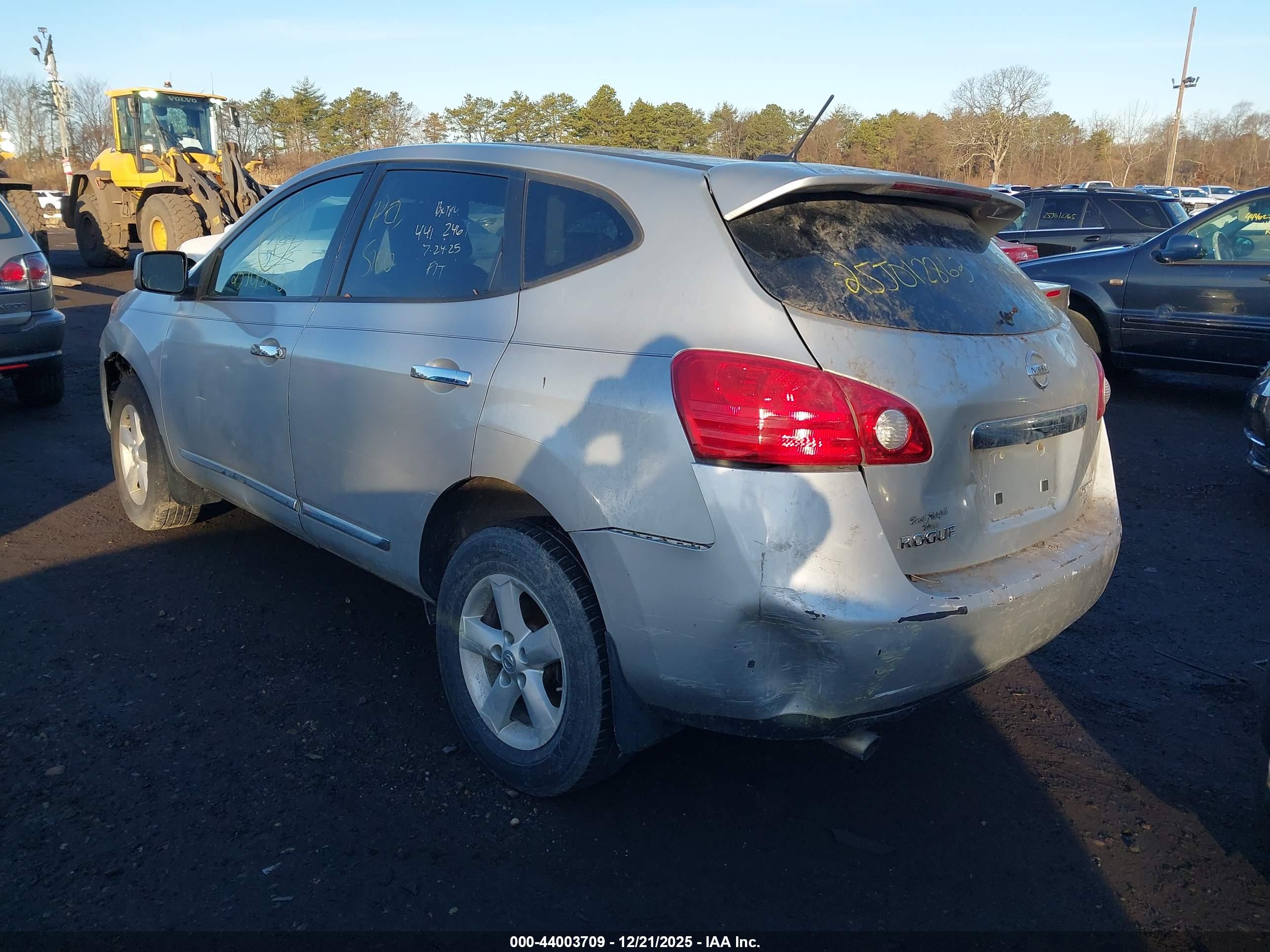 NISSAN ROGUE image 3