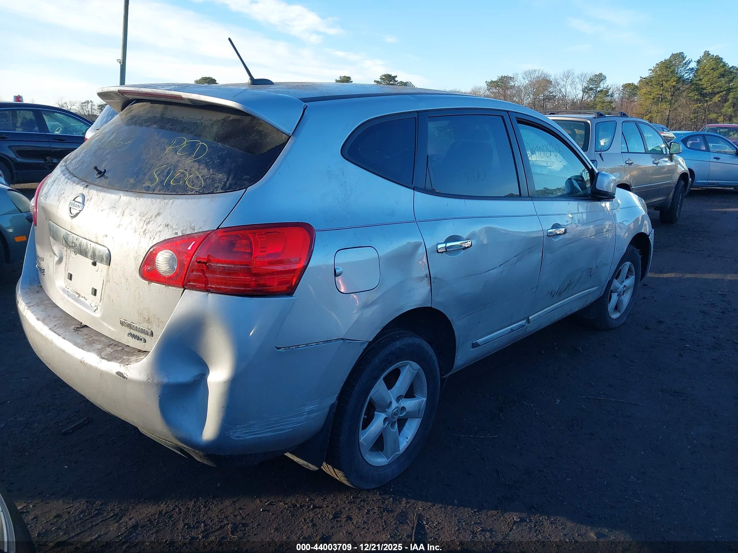 NISSAN ROGUE image 4