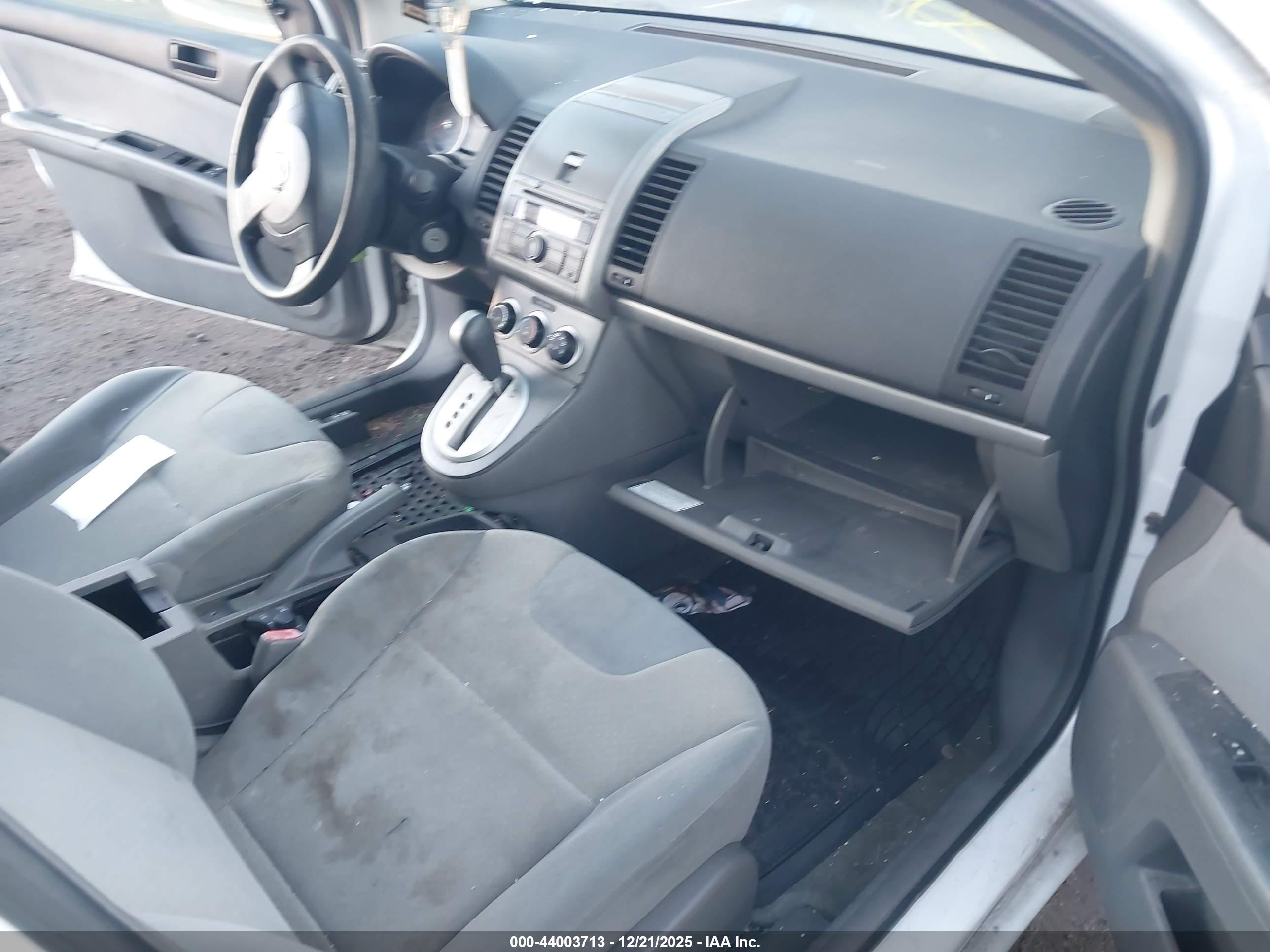 NISSAN SENTRA image 5
