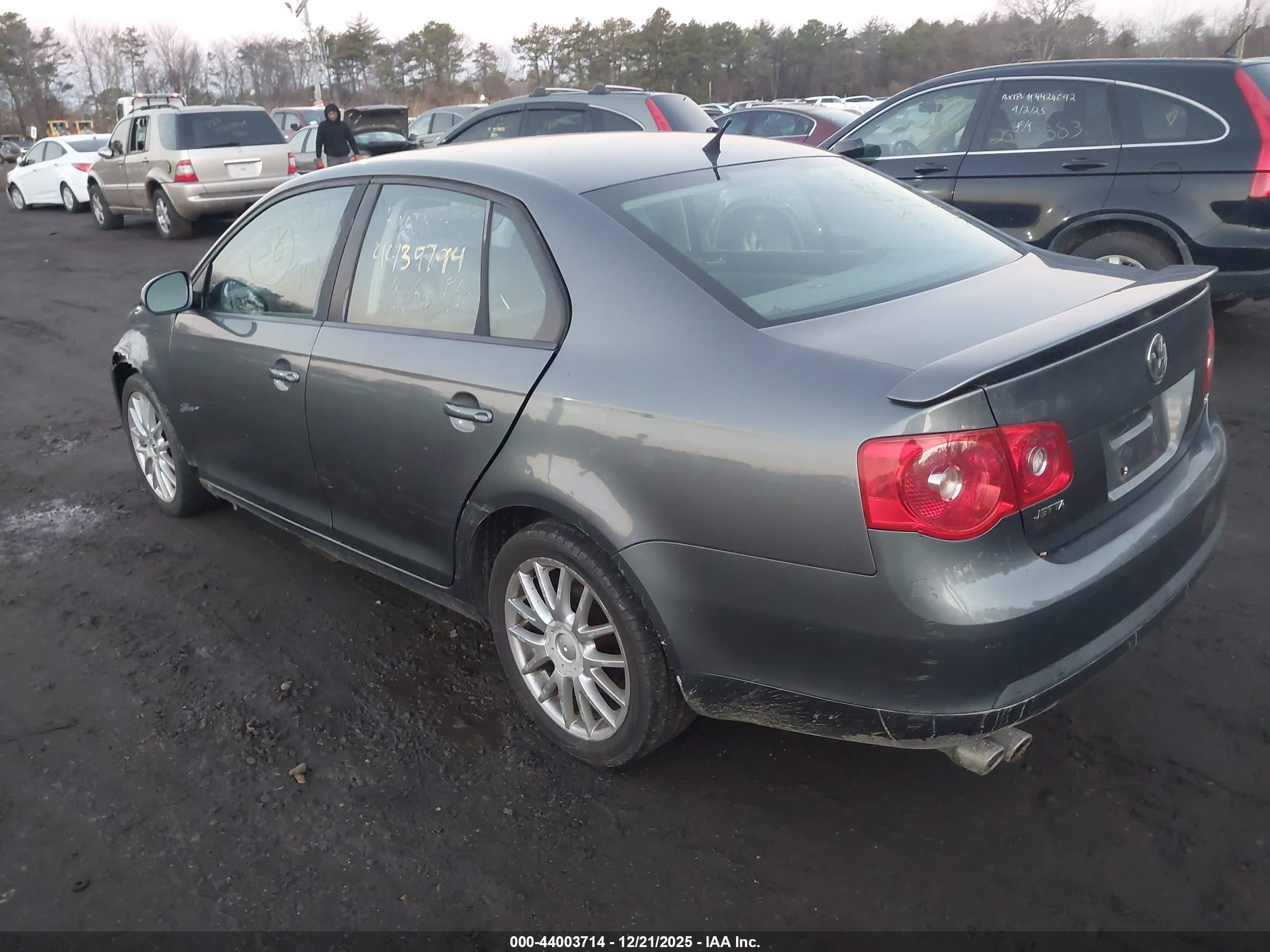 VOLKSWAGEN JETTA image 3