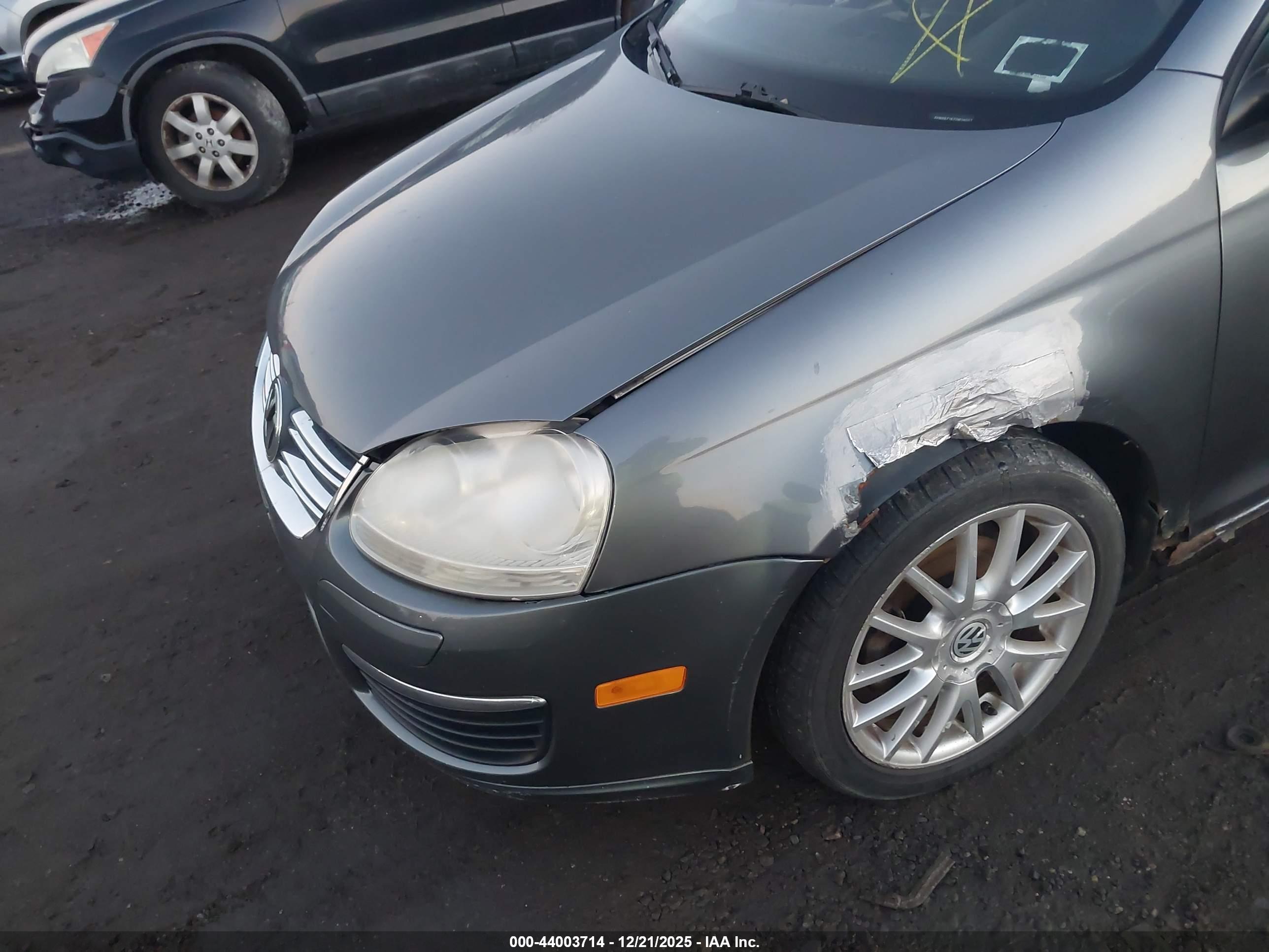 VOLKSWAGEN JETTA image 6