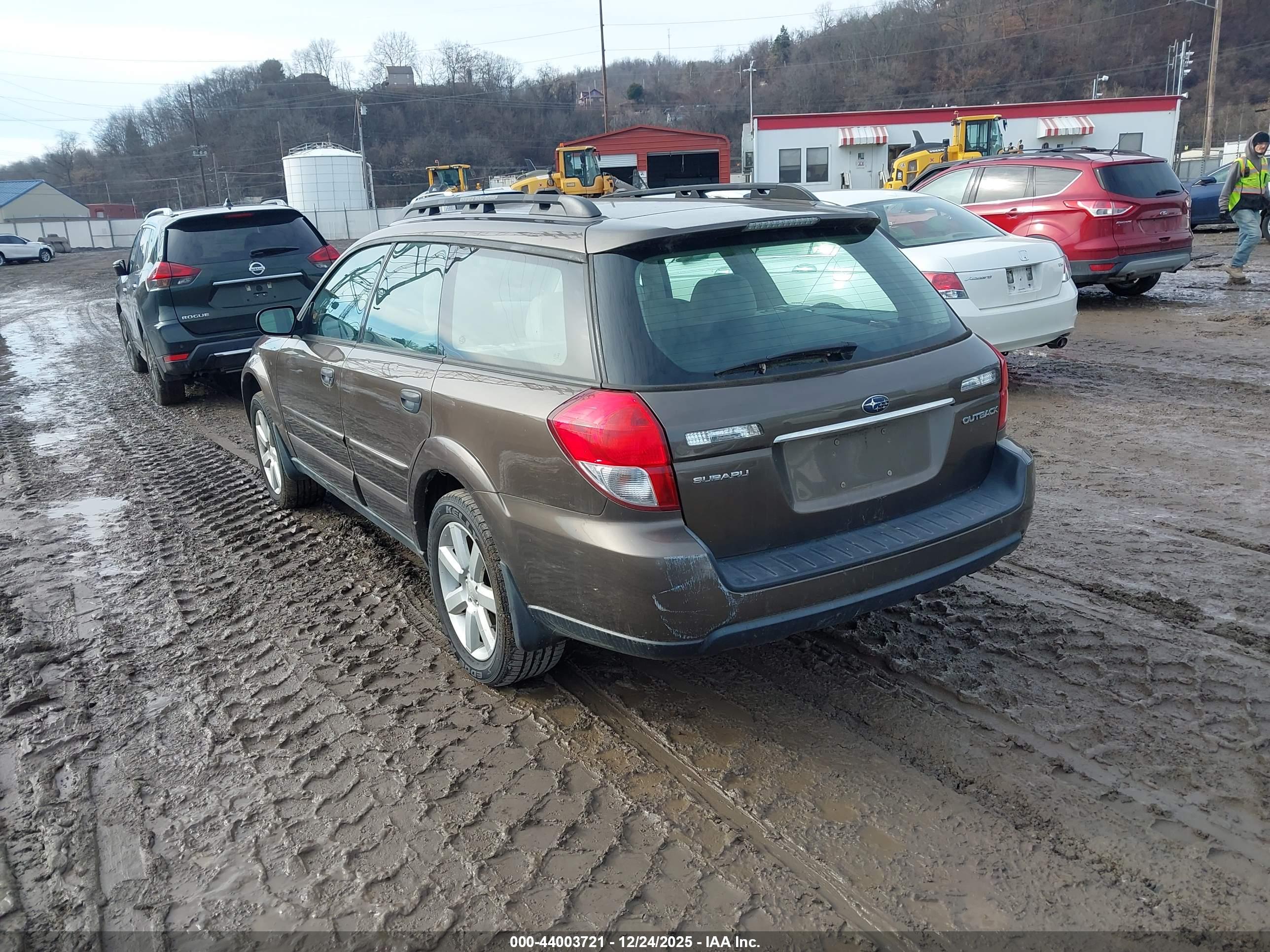 SUBARU OUTBACK image 3