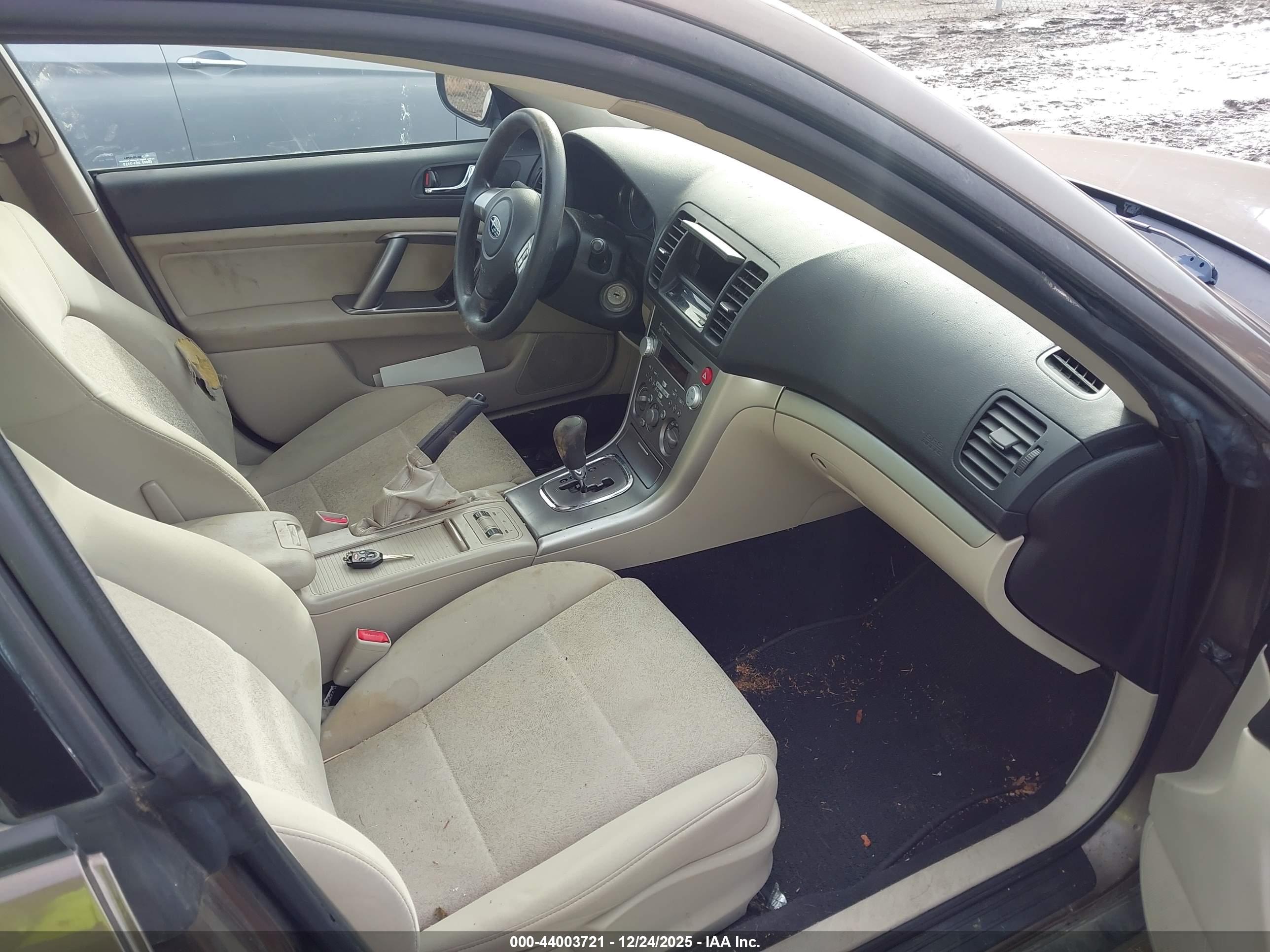 SUBARU OUTBACK image 5